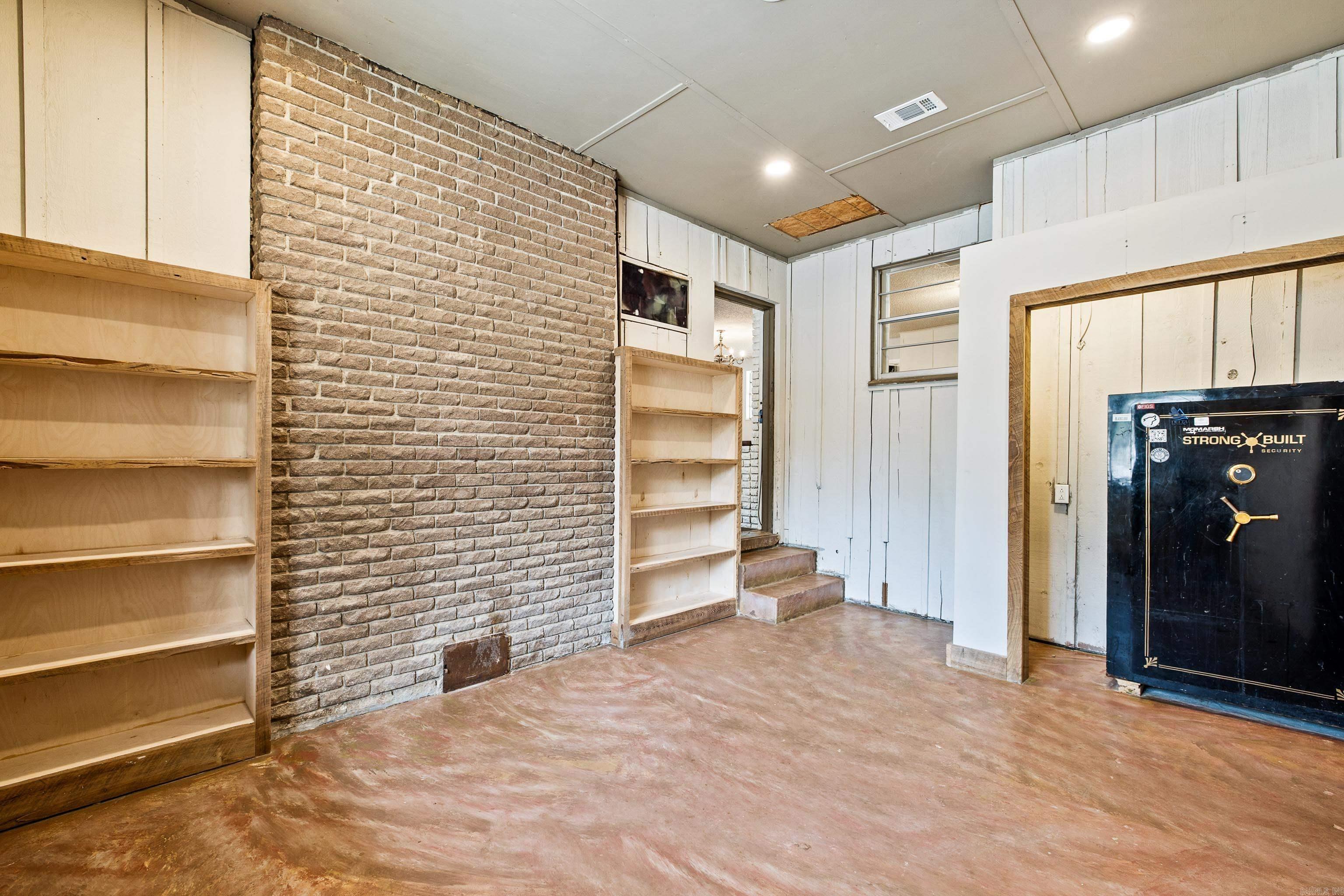 ALMQUIST - Residential