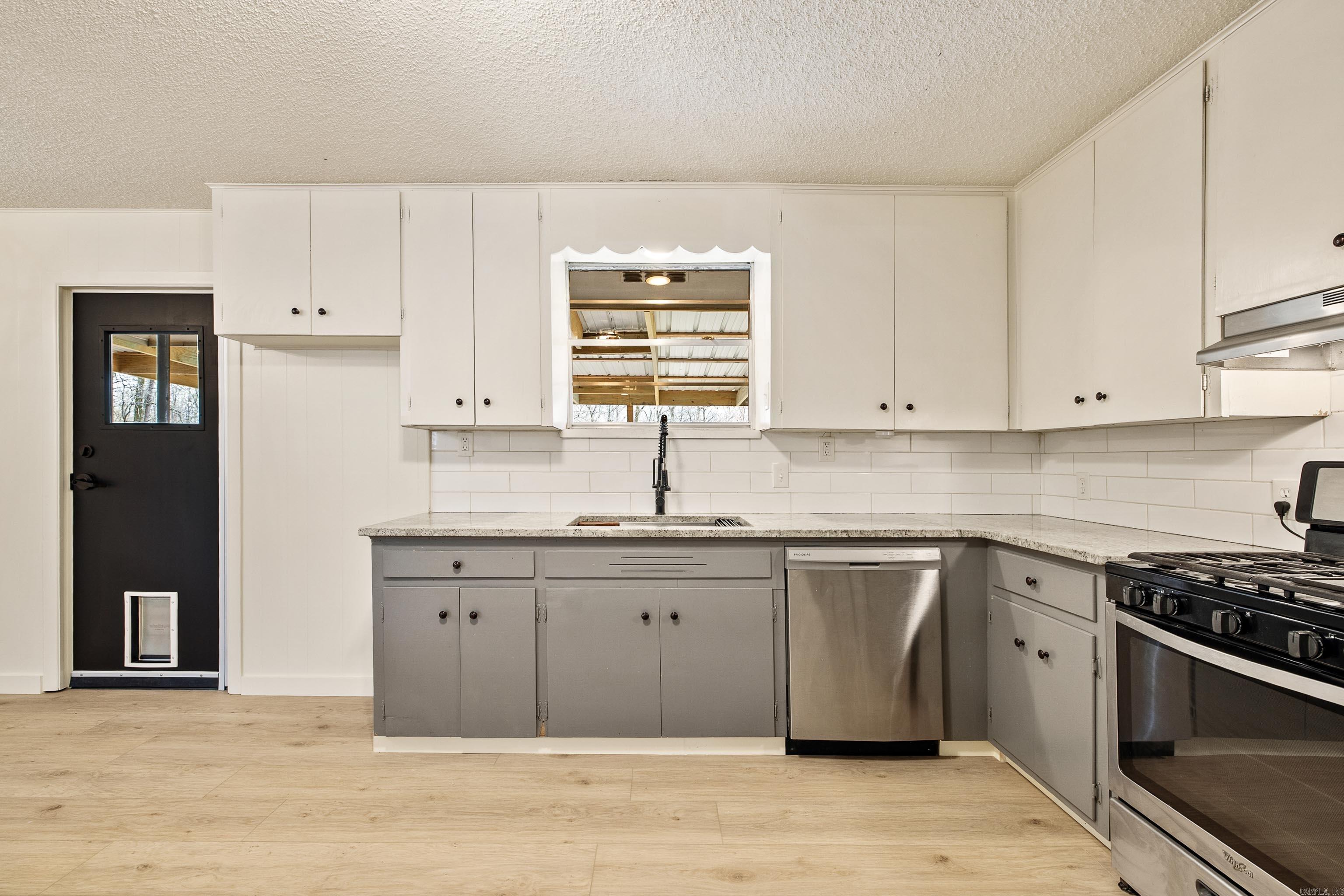 ALMQUIST - Residential