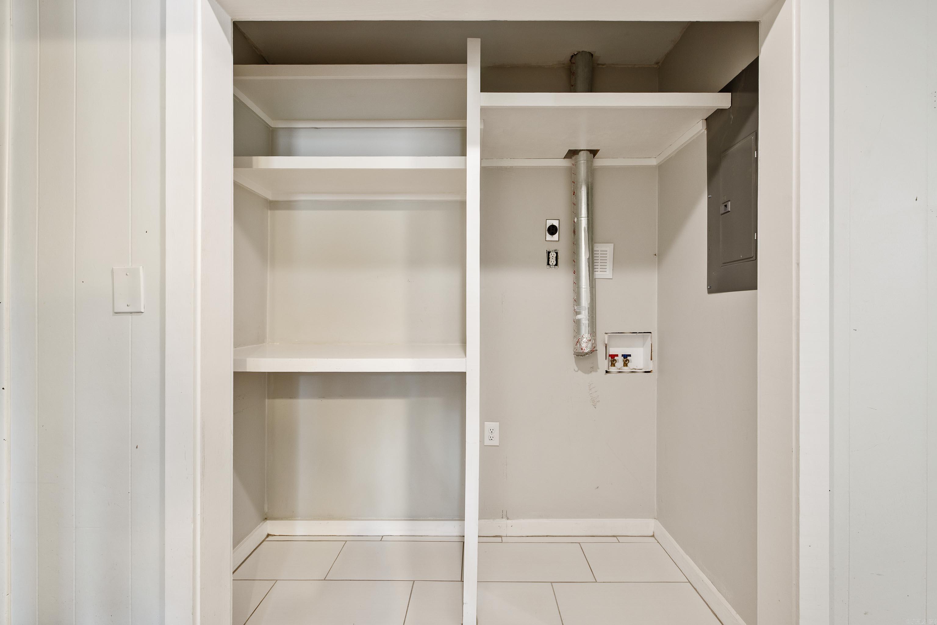 ALMQUIST - Residential