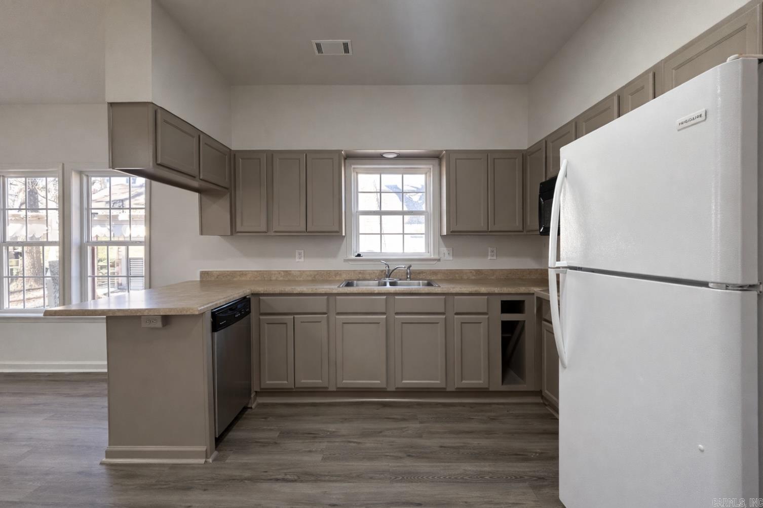 CLIFTONS ADDN - Residential