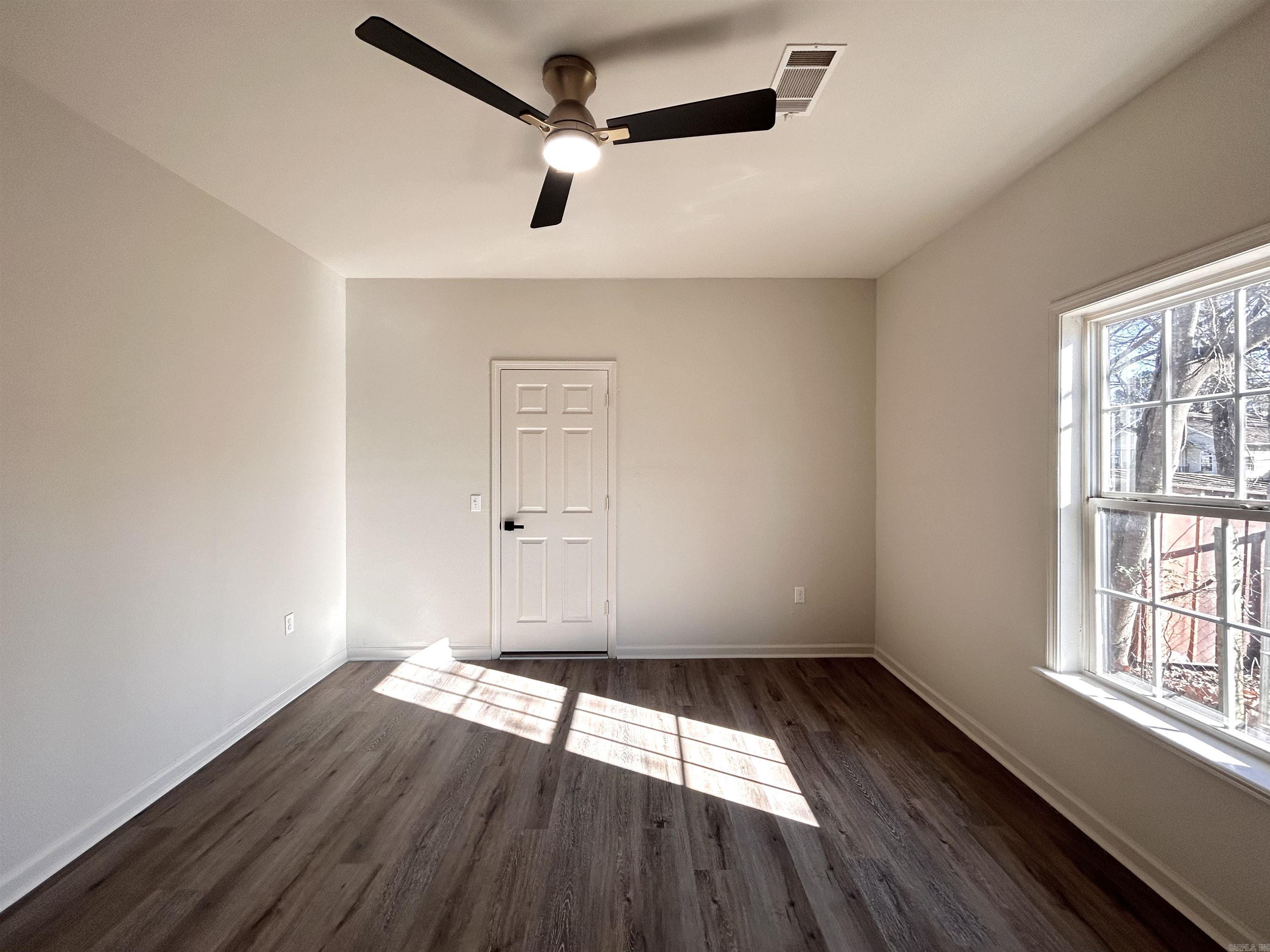 CLIFTONS ADDN - Residential