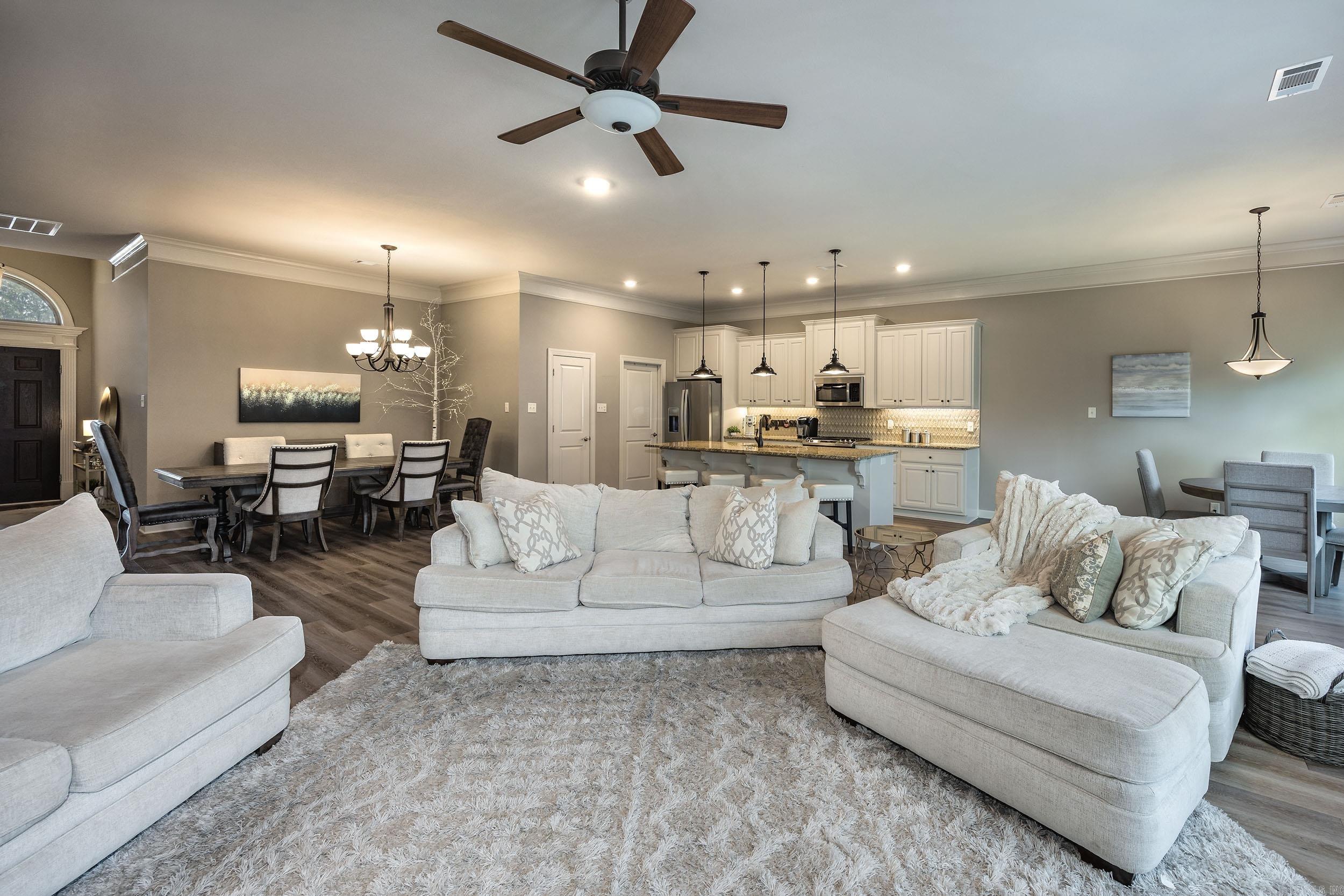 Majesti Pointe - Residential