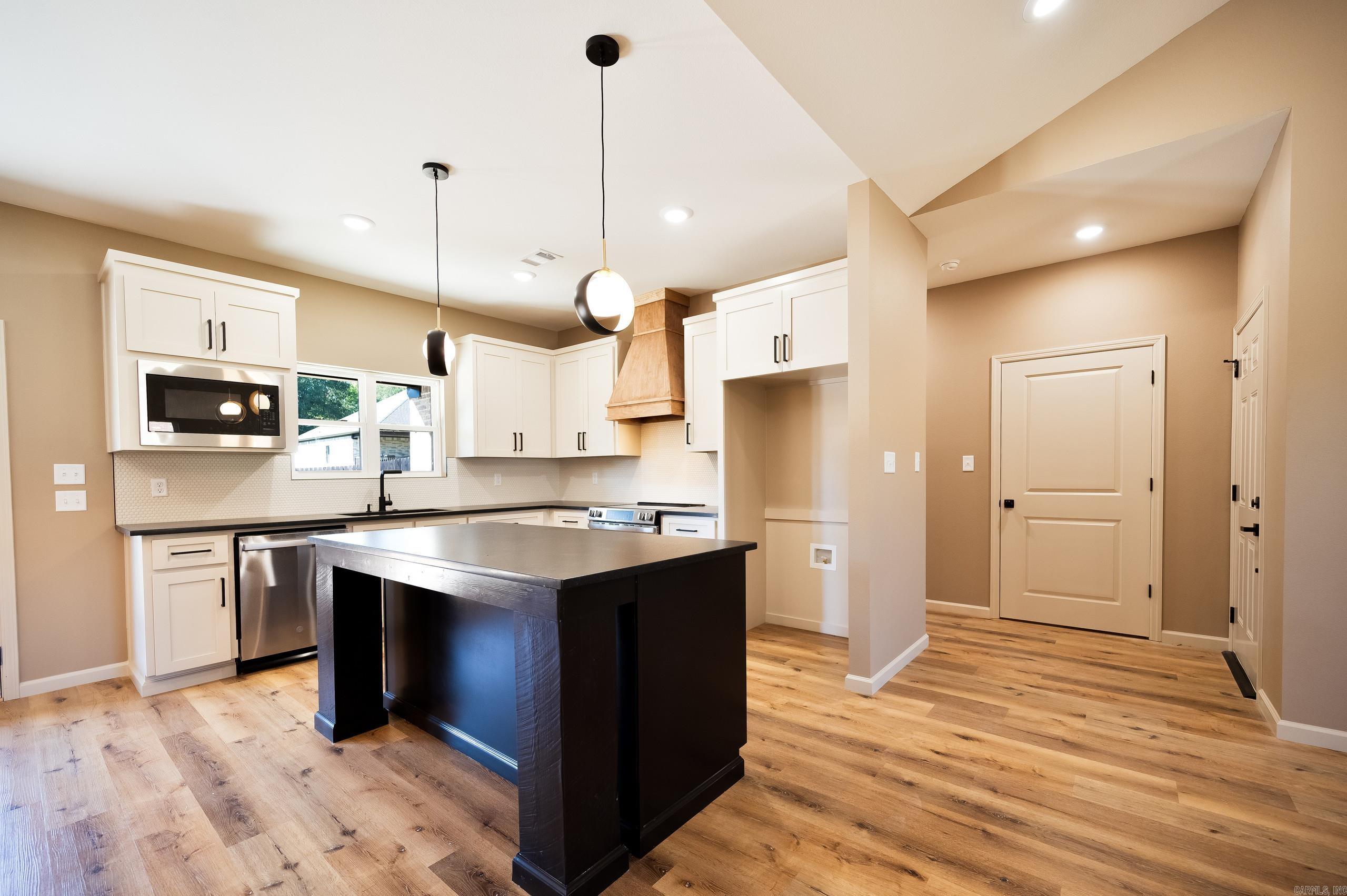 CEDAR CREEK - Residential