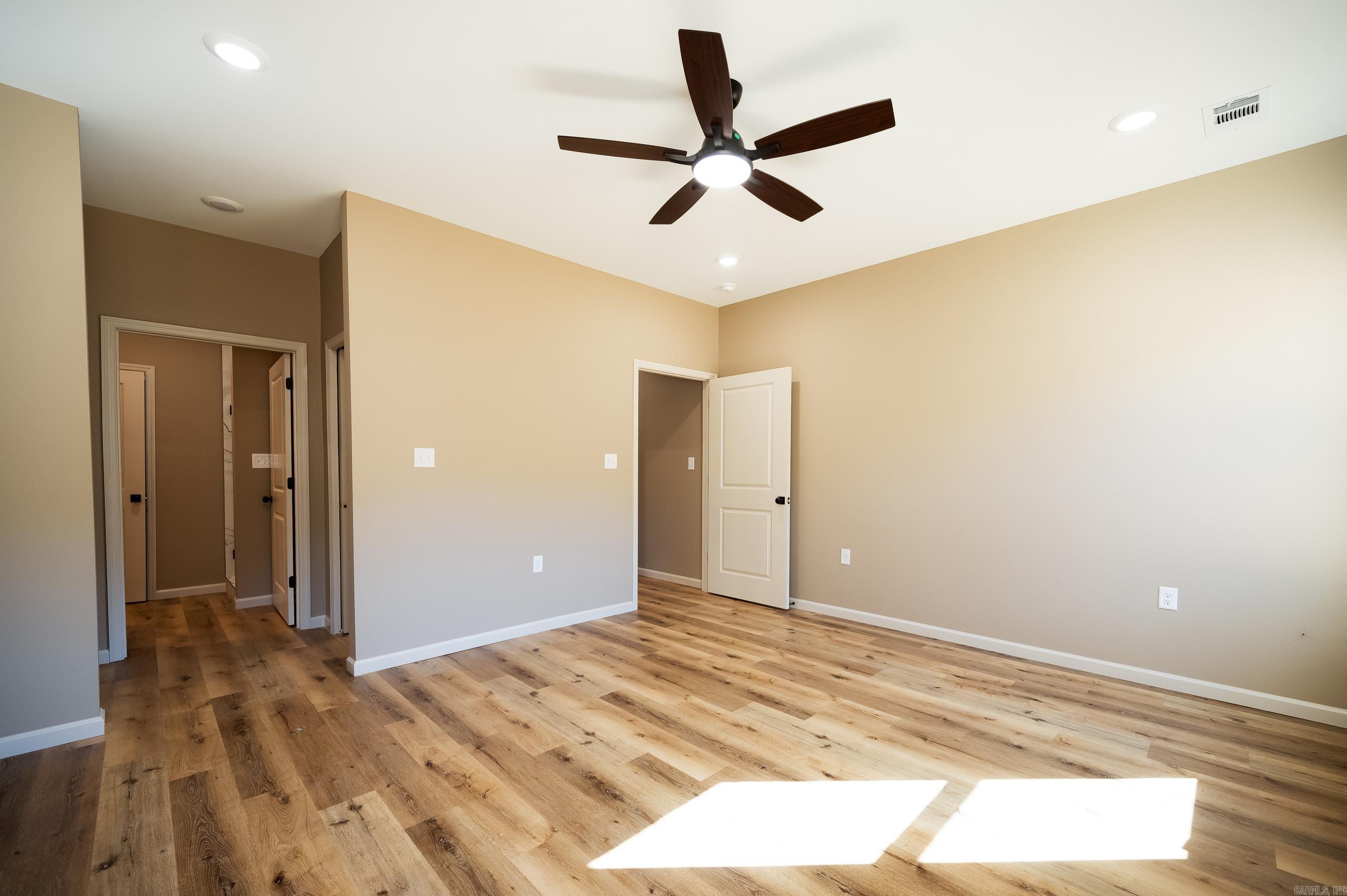 CEDAR CREEK - Residential