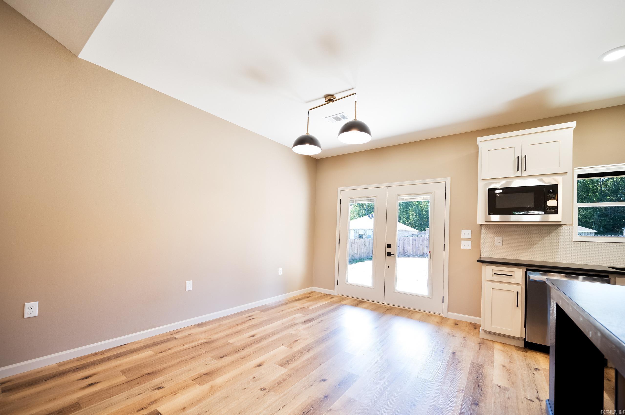 CEDAR CREEK - Residential