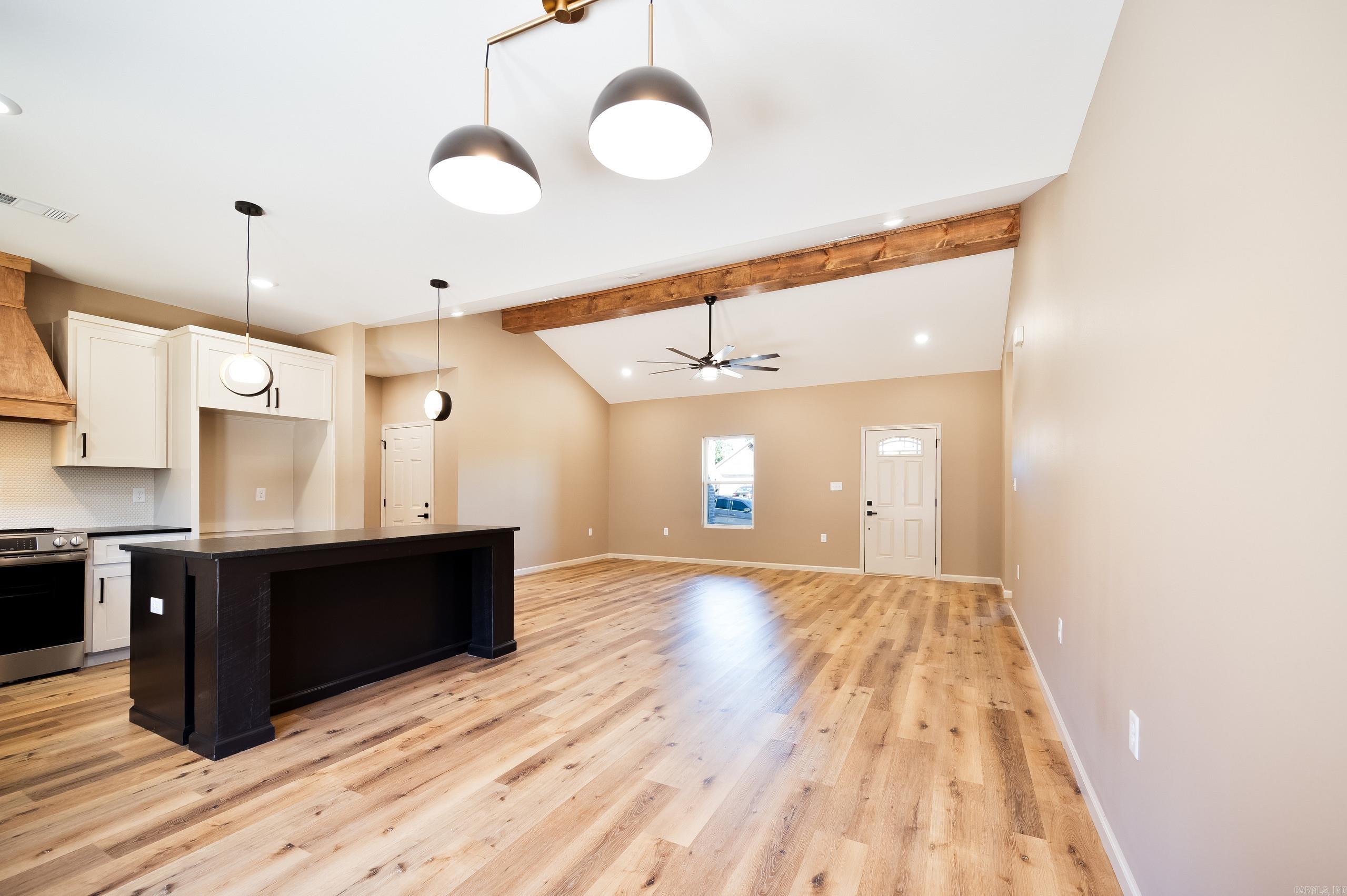 CEDAR CREEK - Residential