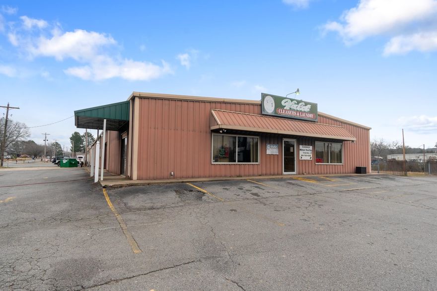 Outstanding opportunity to own 6+ acres in central Arkansas. Located on Highway 65.The companies that are located on this property have been good dependable partners with the owner.