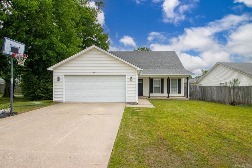 Completely updated and move-in ready in a great location! This 3-bedroom, 2.5-bath home offers 1,534 sq ft with new paint, flooring, lighting, plumbing fixtures, and exterior doors, plus a fresh power wash. Major updates include roof (2017), HVAC (2020), and water heater (2021). Enjoy a fully fenced backyard and the bonus of a tornado shelter. A perfect blend of location, updates, and value—schedule your showing today!