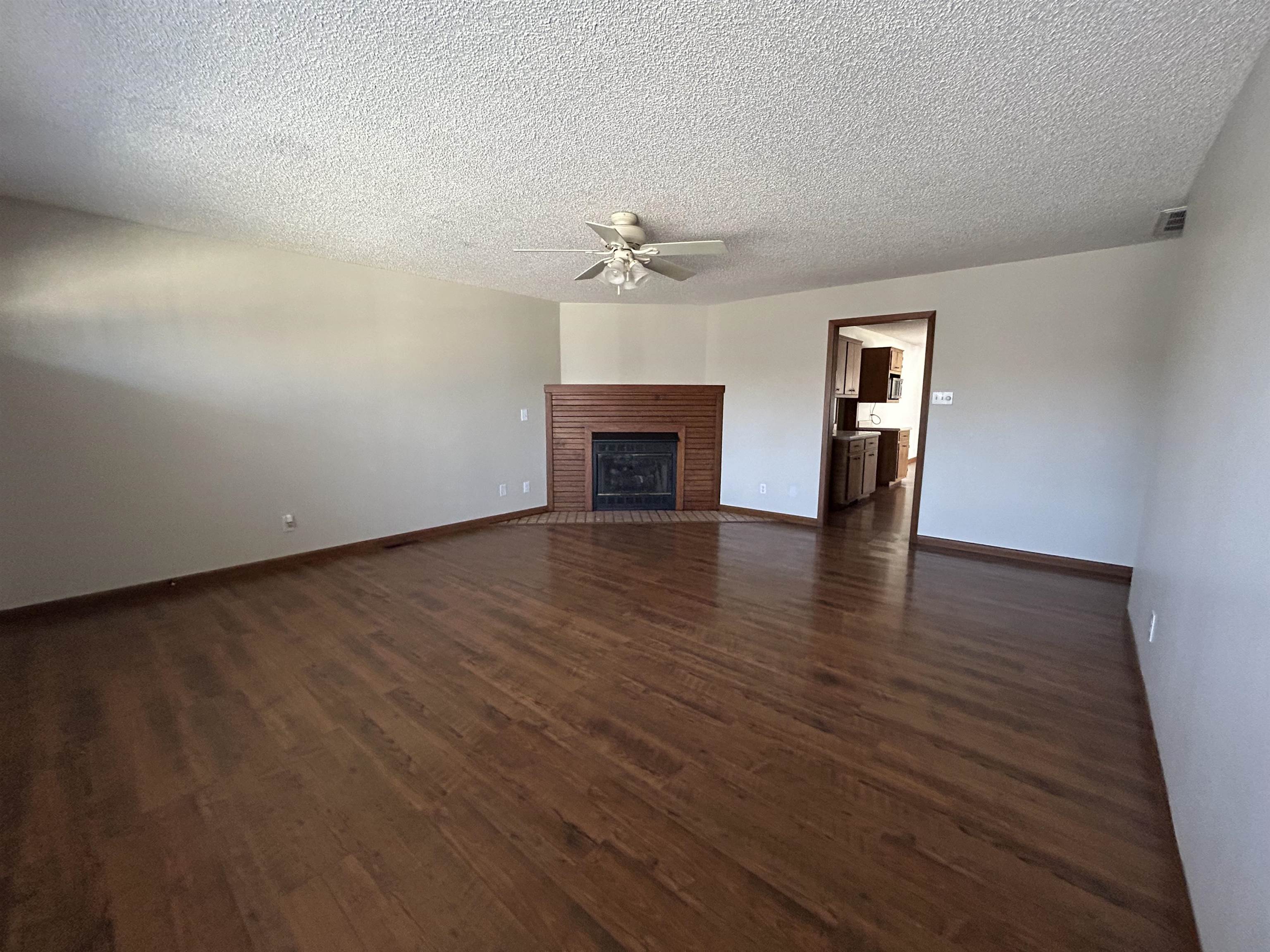 Crow 2nd - Residential Lease