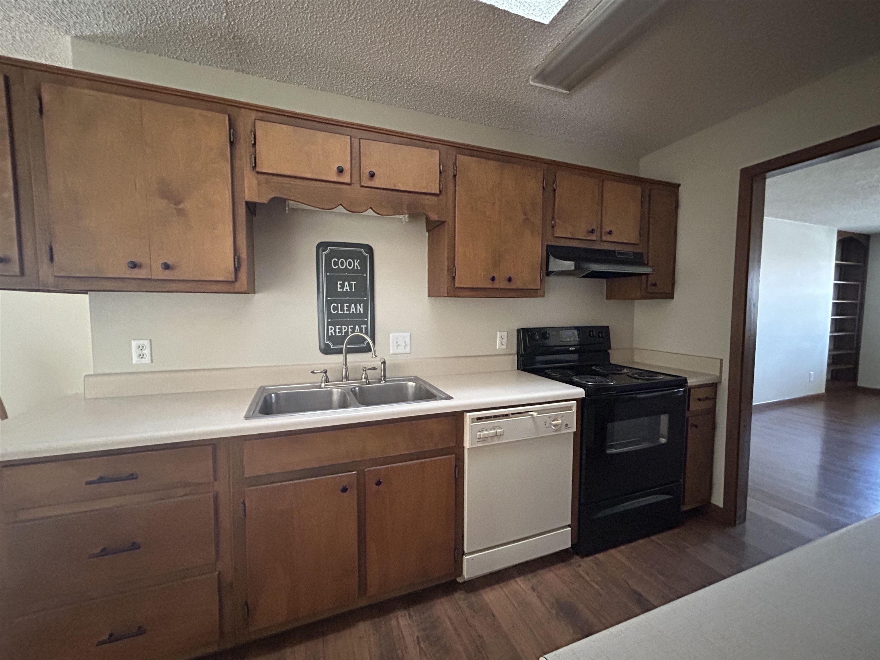 Crow 2nd - Residential Lease