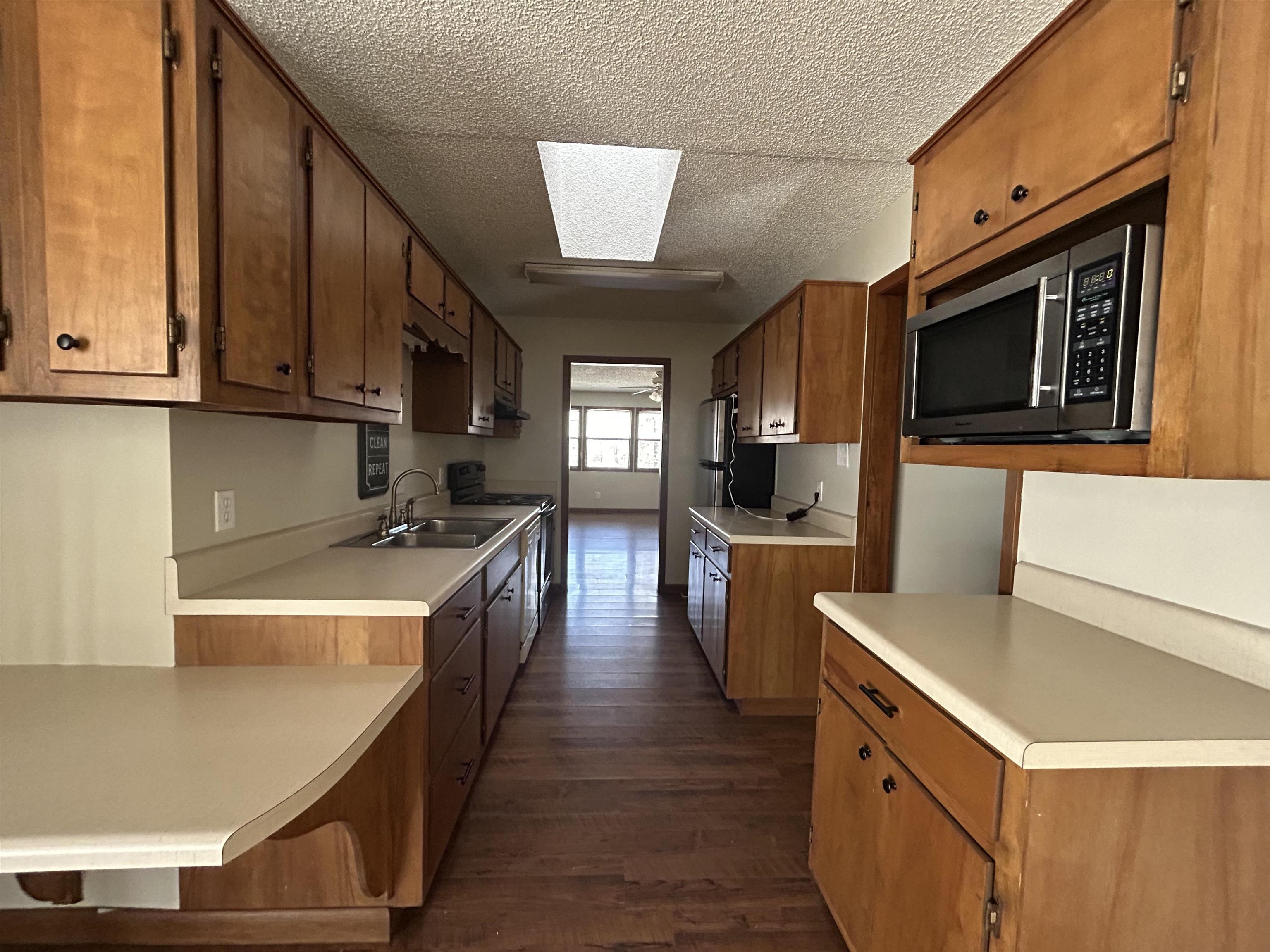 Crow 2nd - Residential Lease