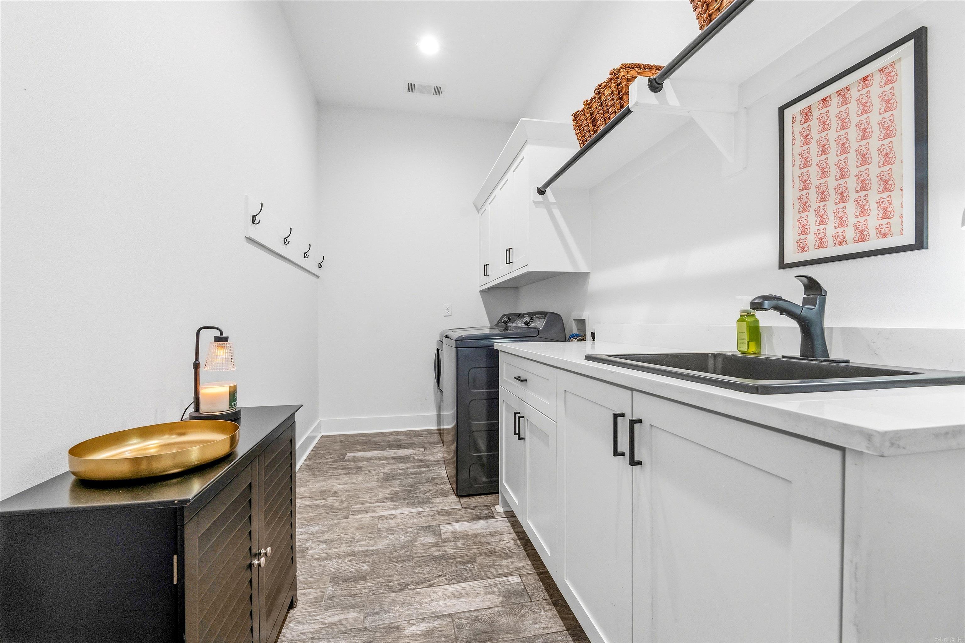 COLDWATER CREEK - Residential