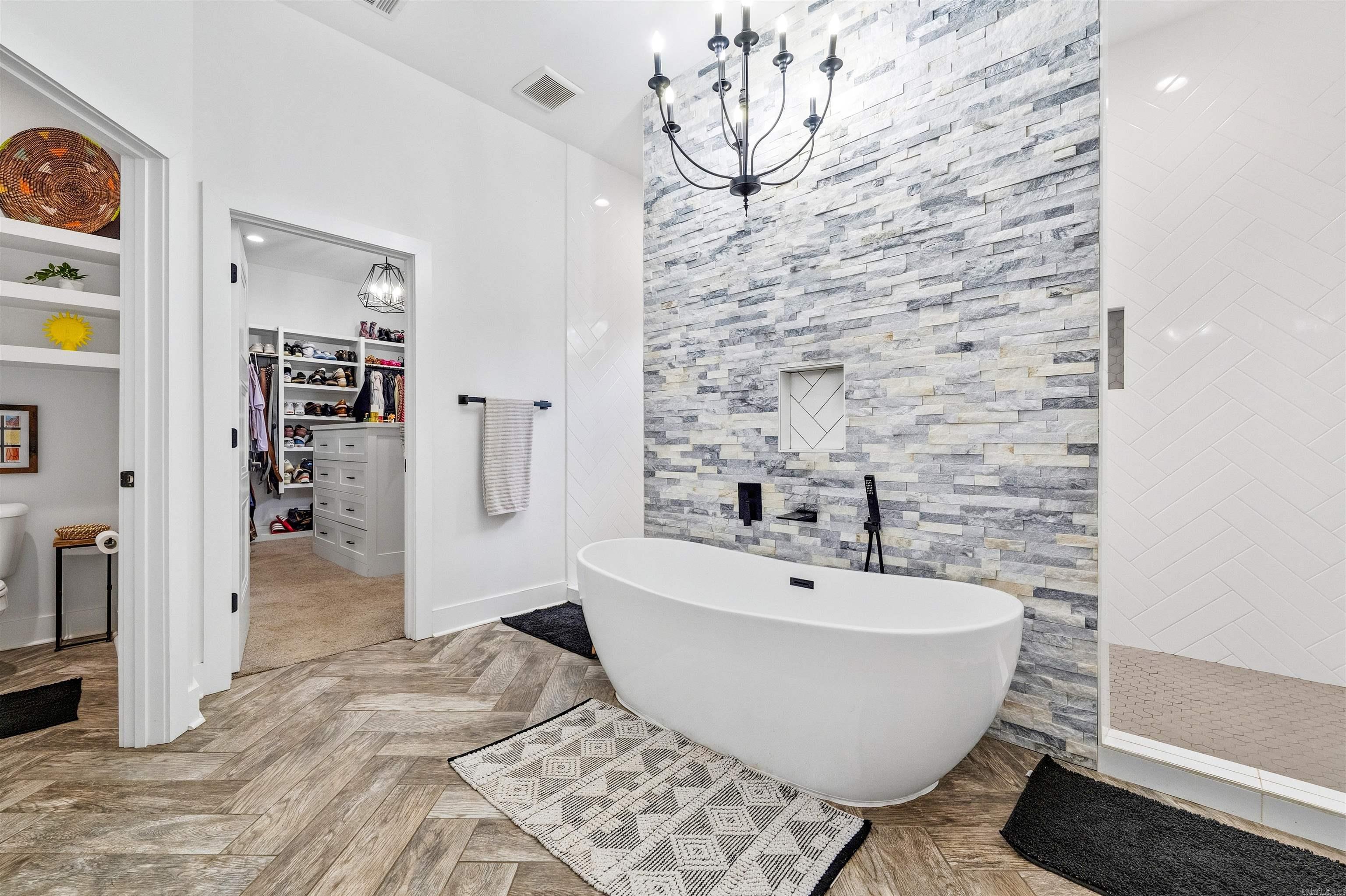 COLDWATER CREEK - Residential