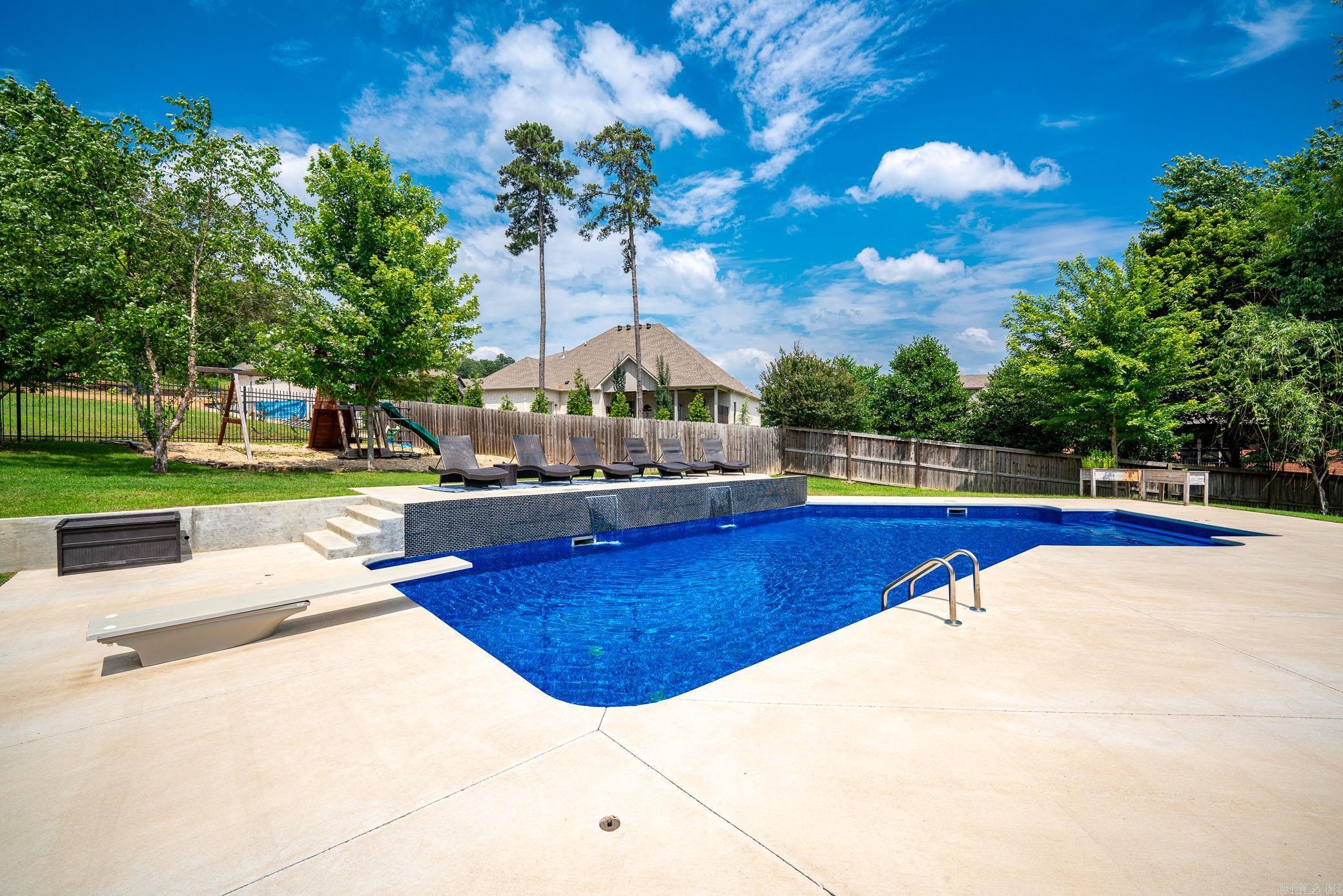 WEATHERSTONE - Residential