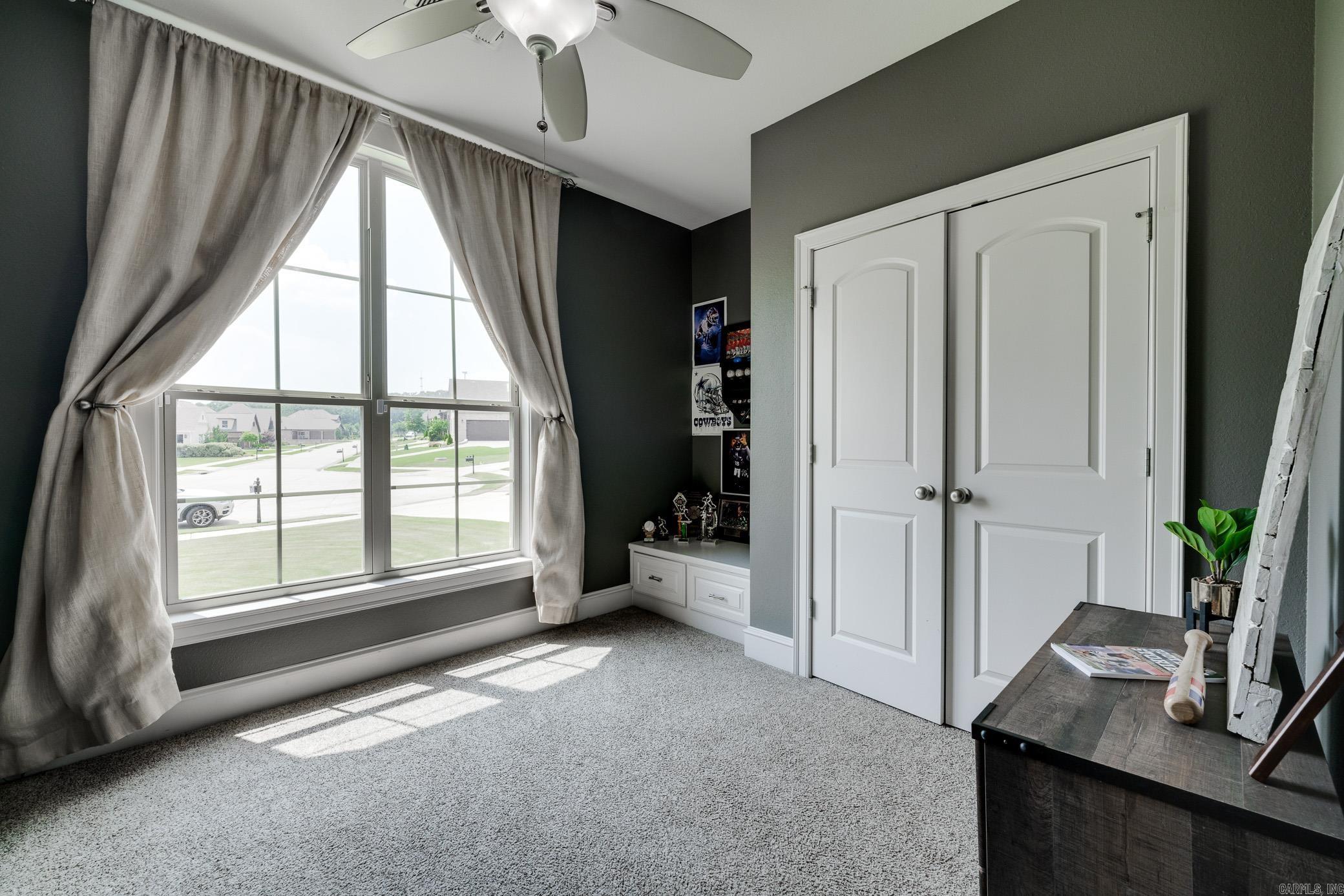 WEATHERSTONE - Residential