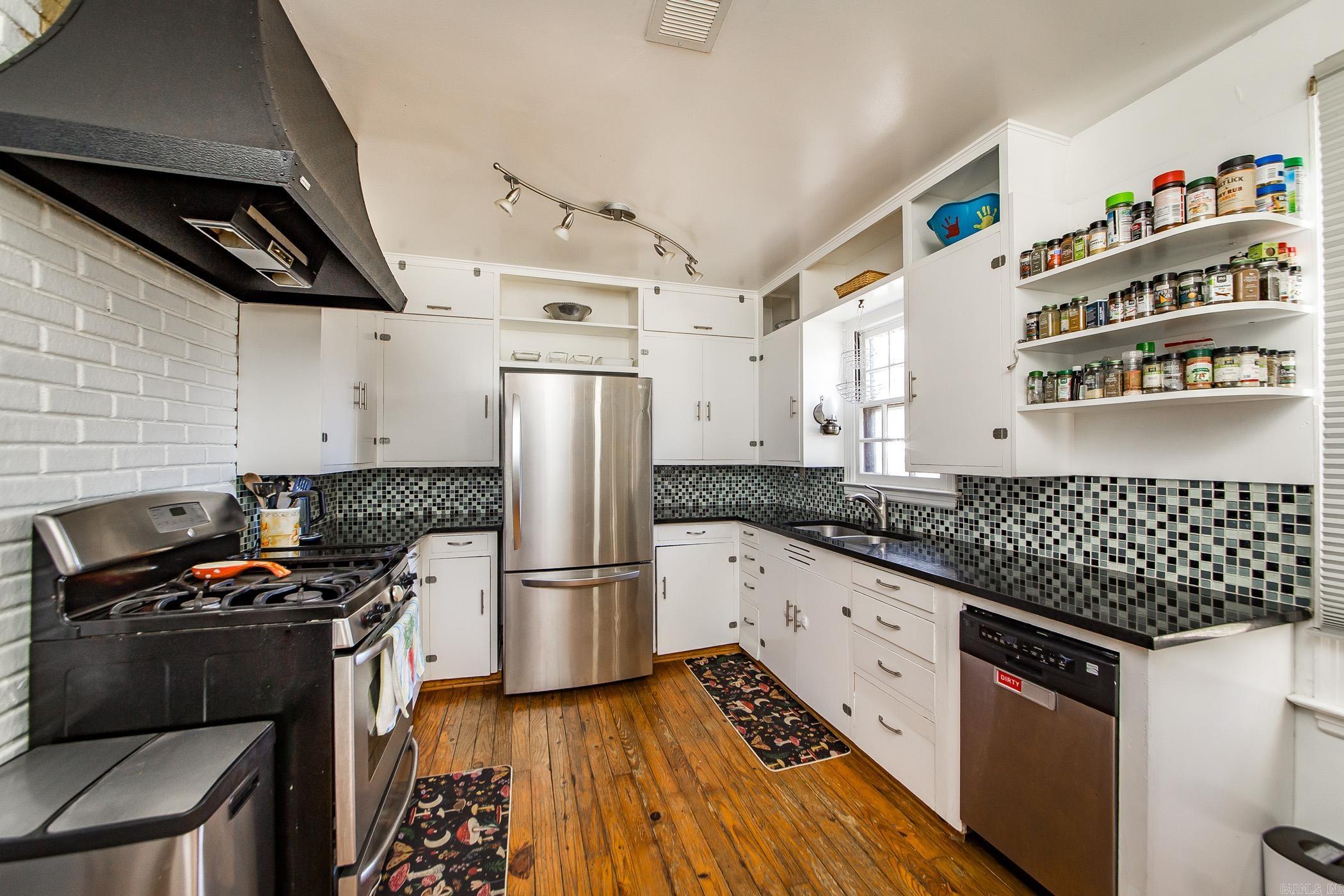 HOLLENBERG - Residential