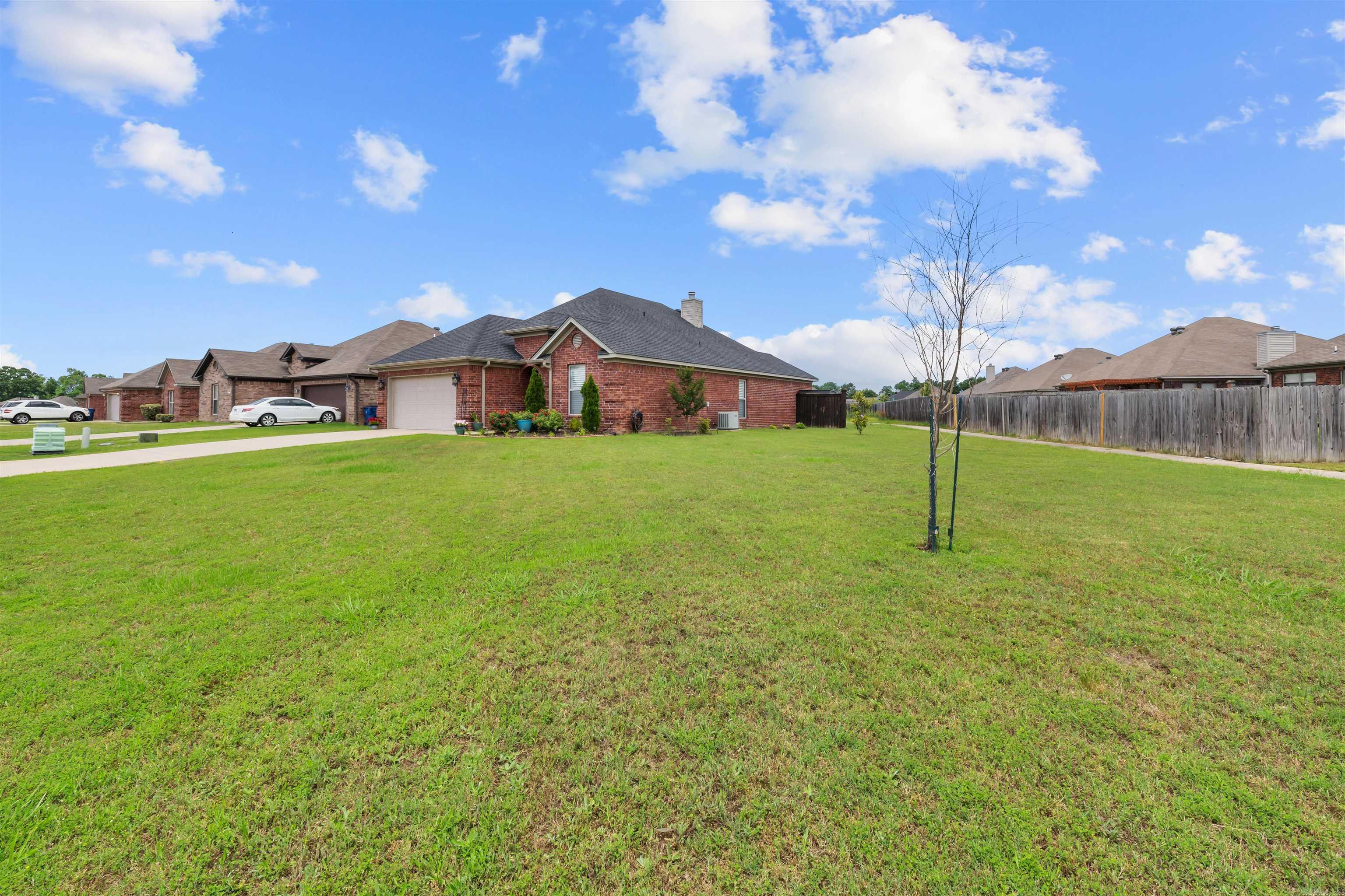 COUNTRY CLUB OF ARK THE - Residential