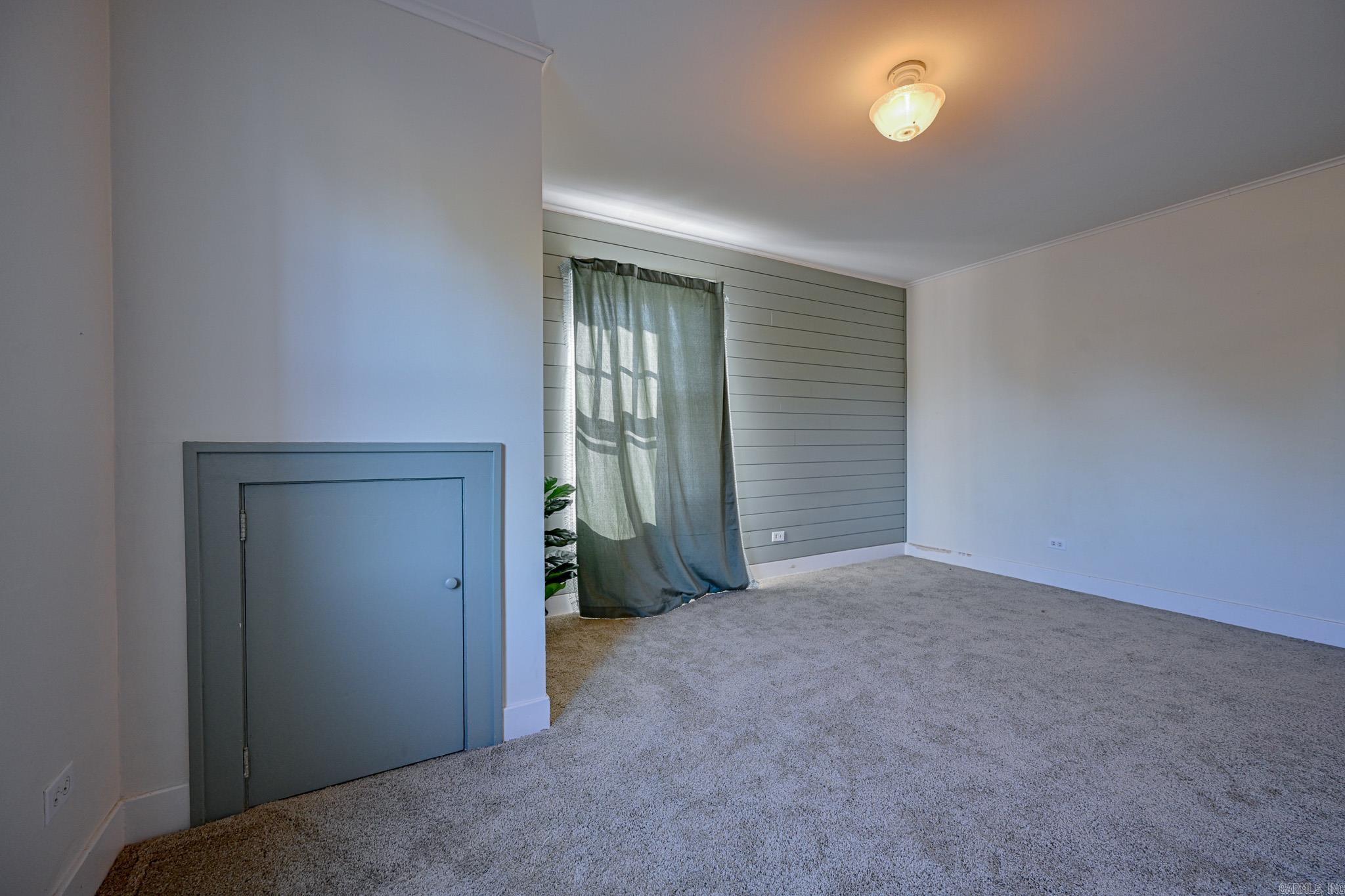 Halls Second - Residential