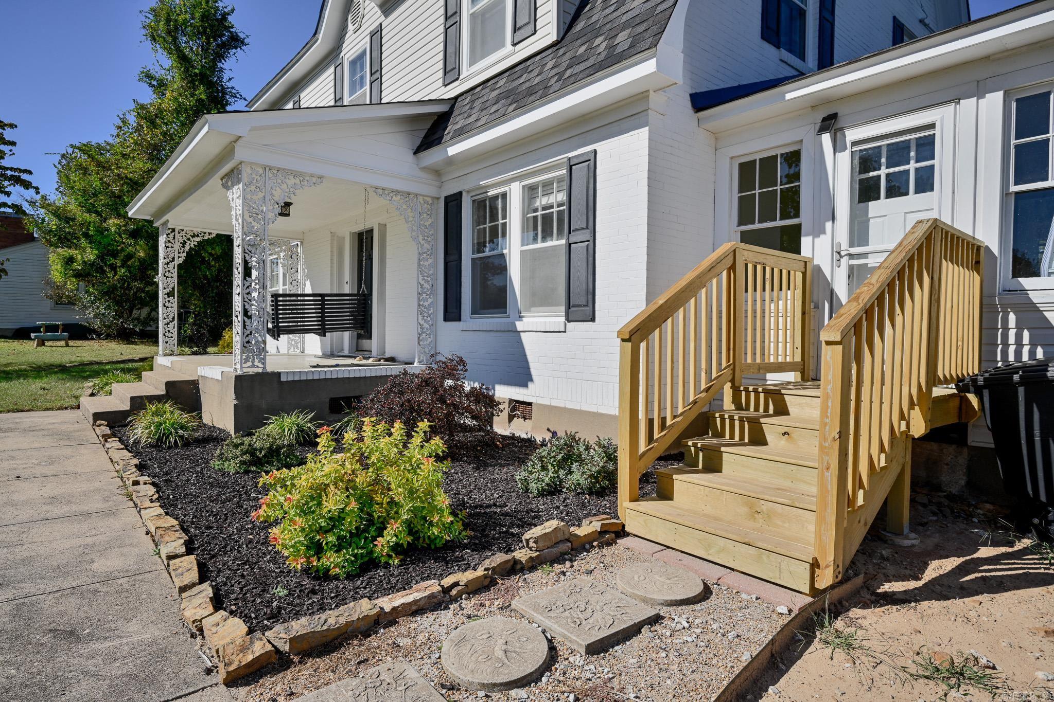 Halls Second - Residential