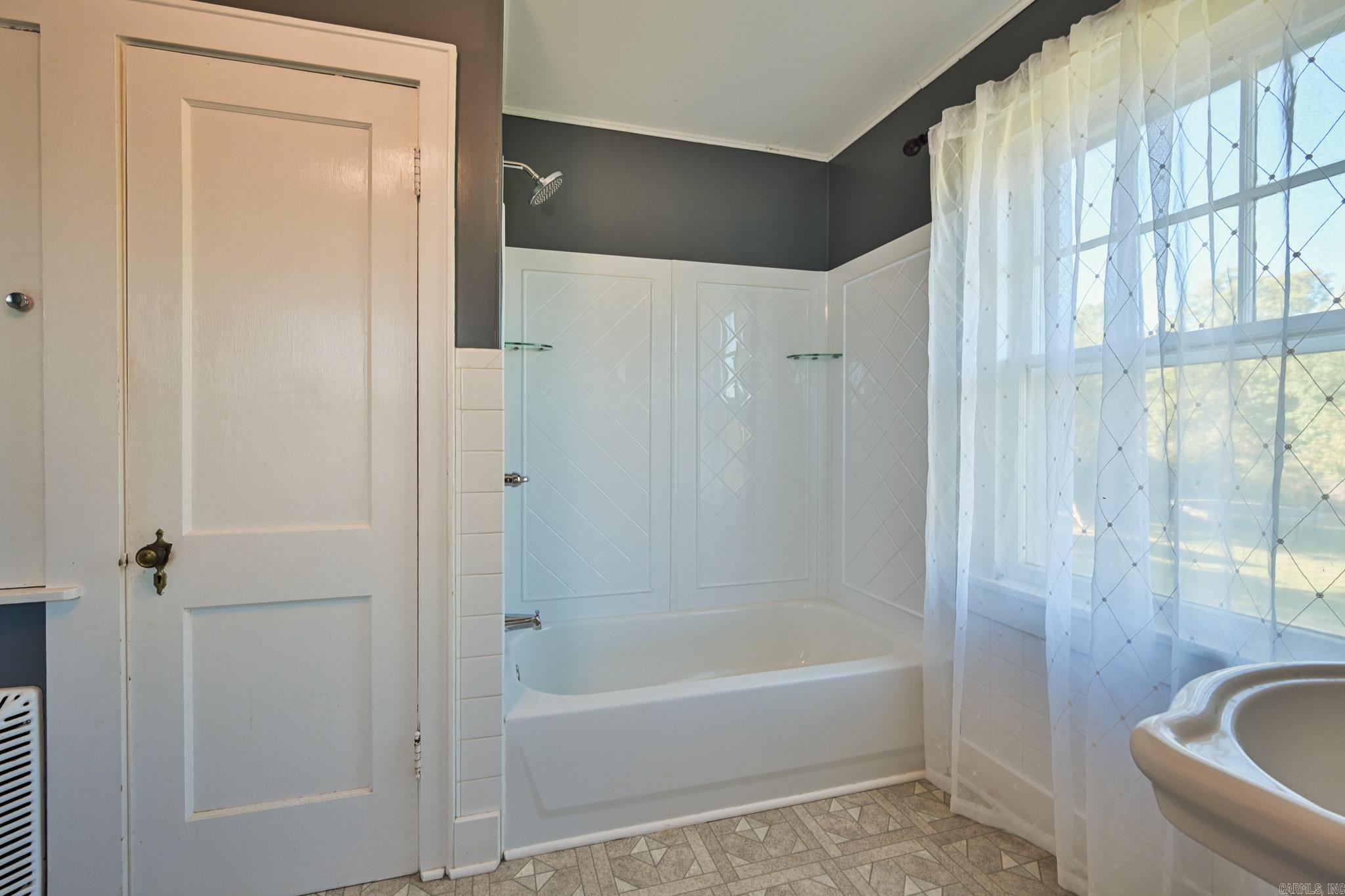 Halls Second - Residential