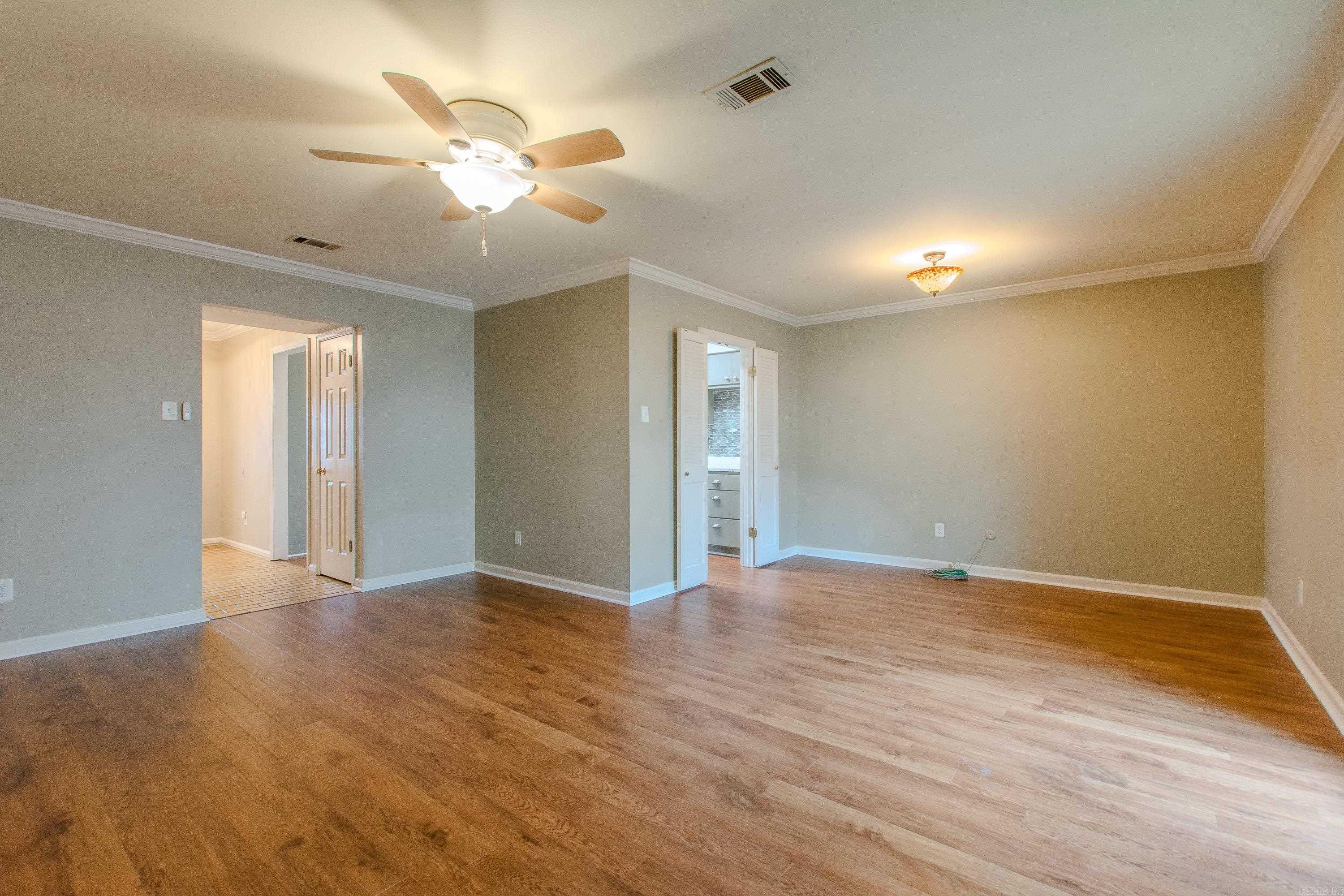 KINGSBRIDGE TWNHSE - Residential