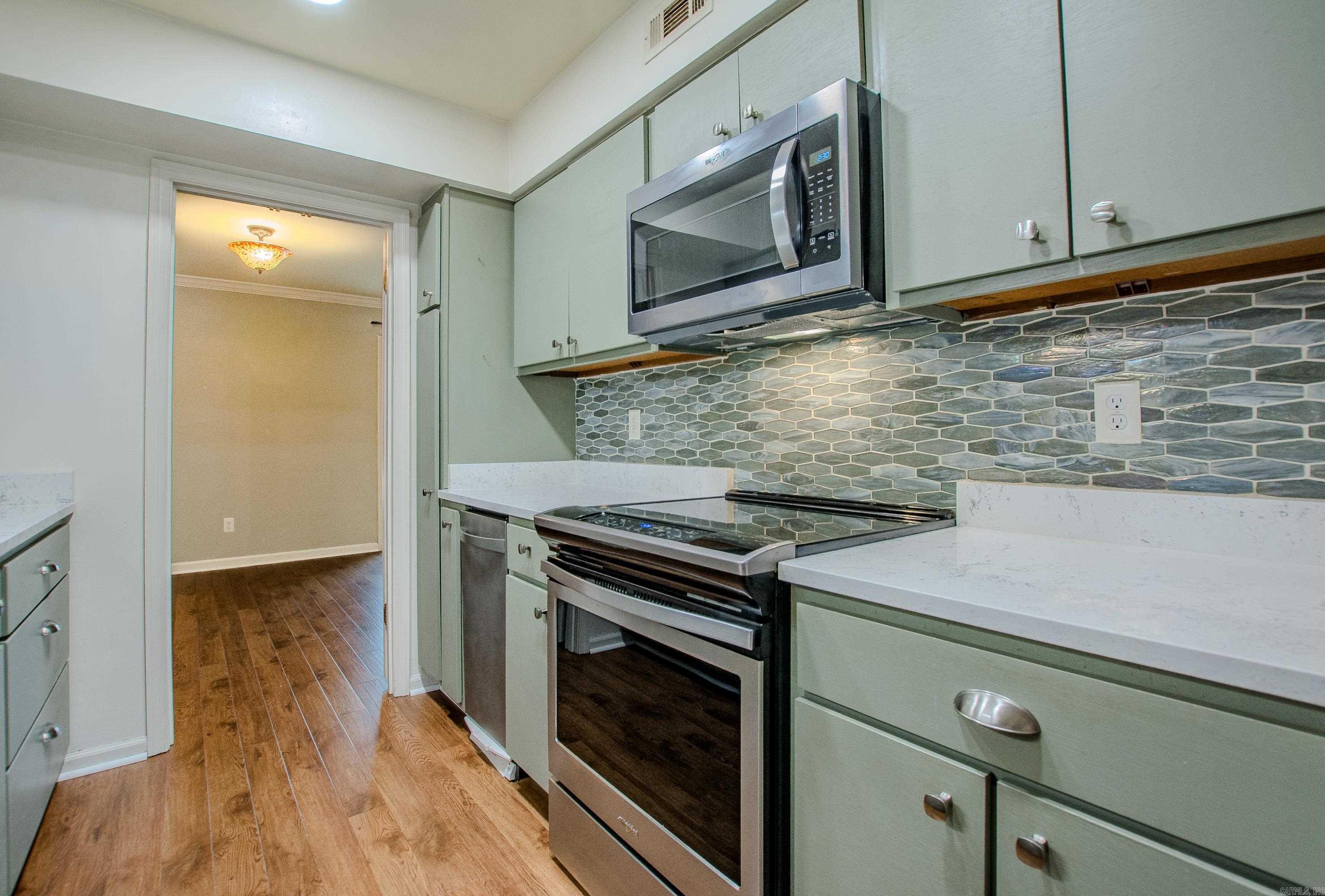 KINGSBRIDGE TWNHSE - Residential