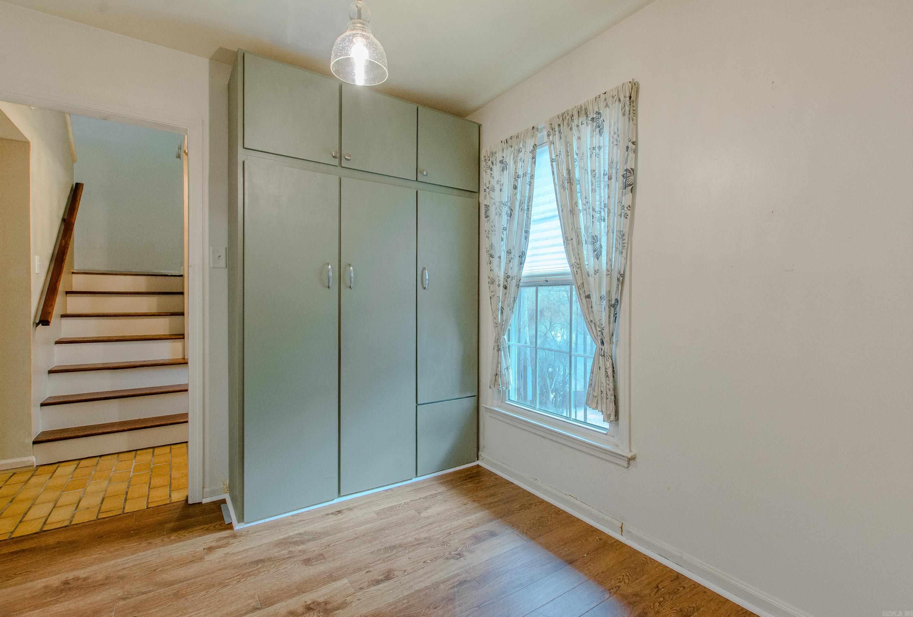 KINGSBRIDGE TWNHSE - Residential