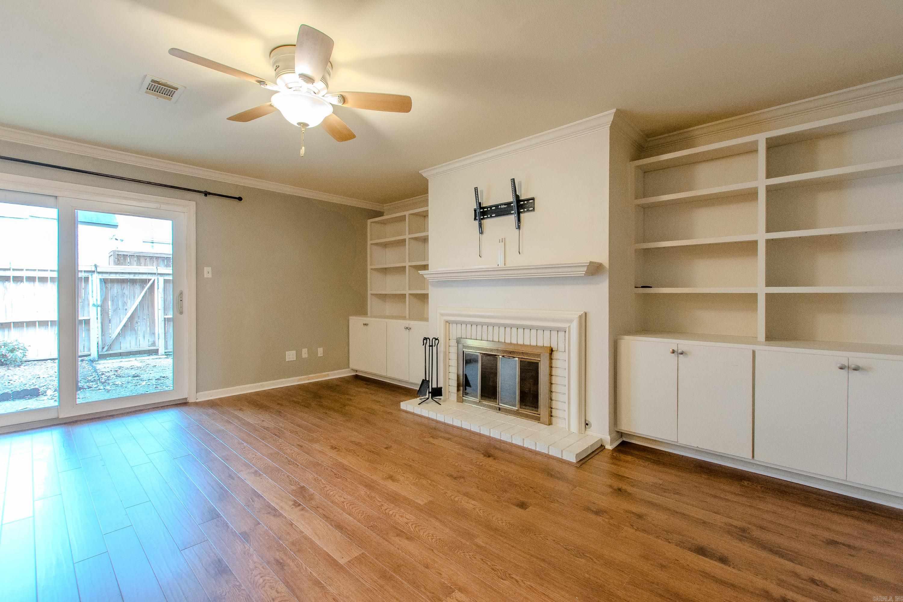 KINGSBRIDGE TWNHSE - Residential