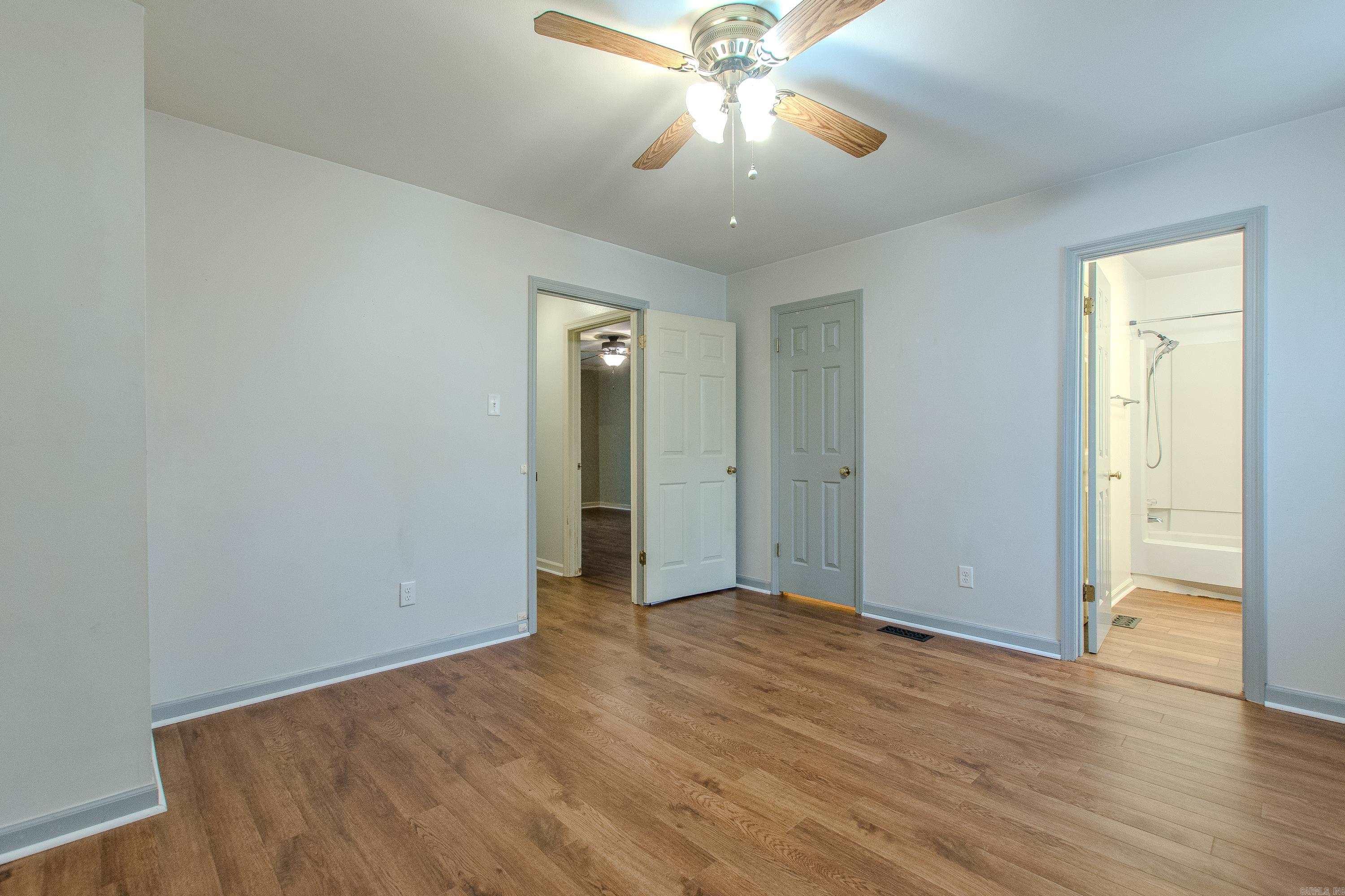 KINGSBRIDGE TWNHSE - Residential