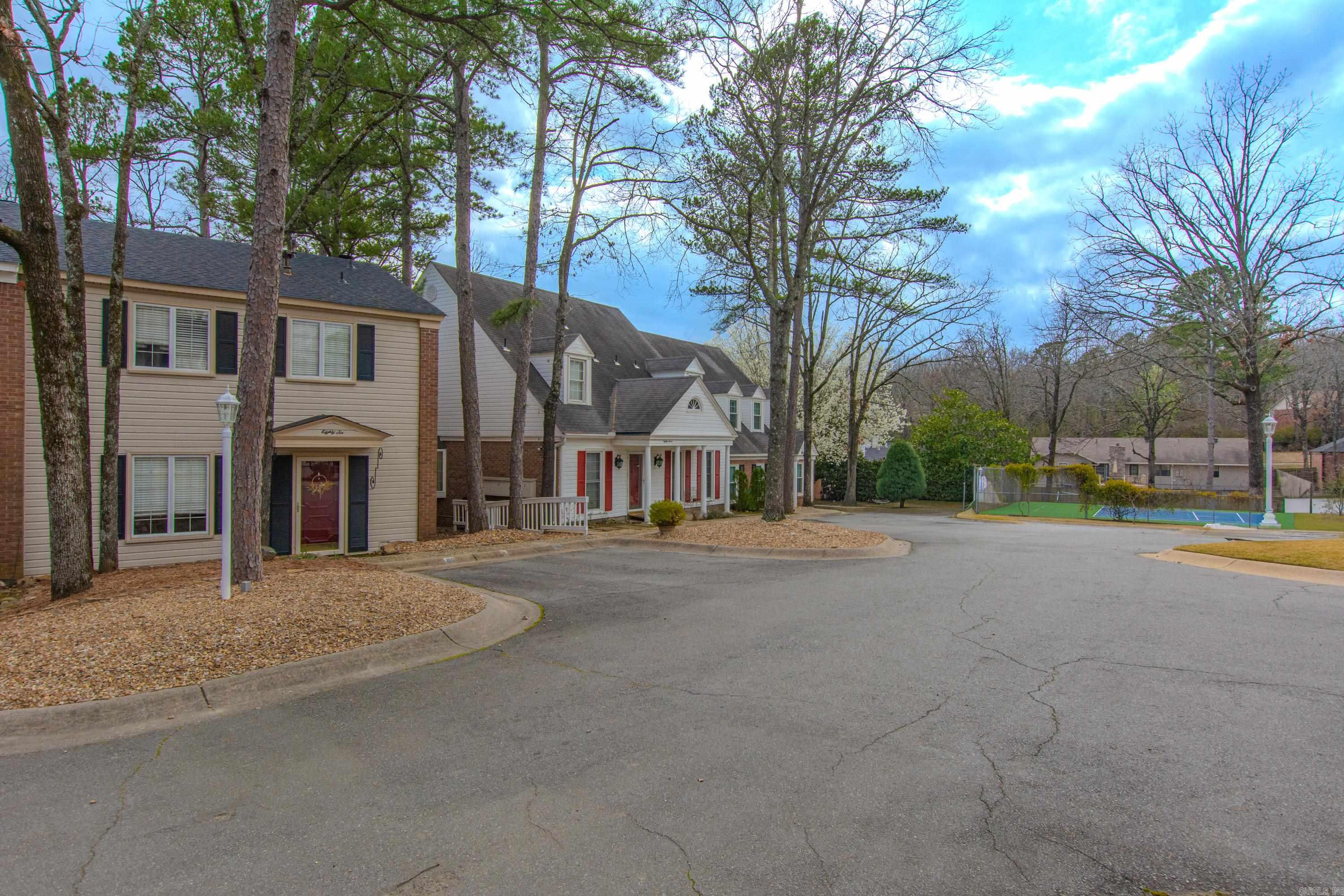 KINGSBRIDGE TWNHSE - Residential