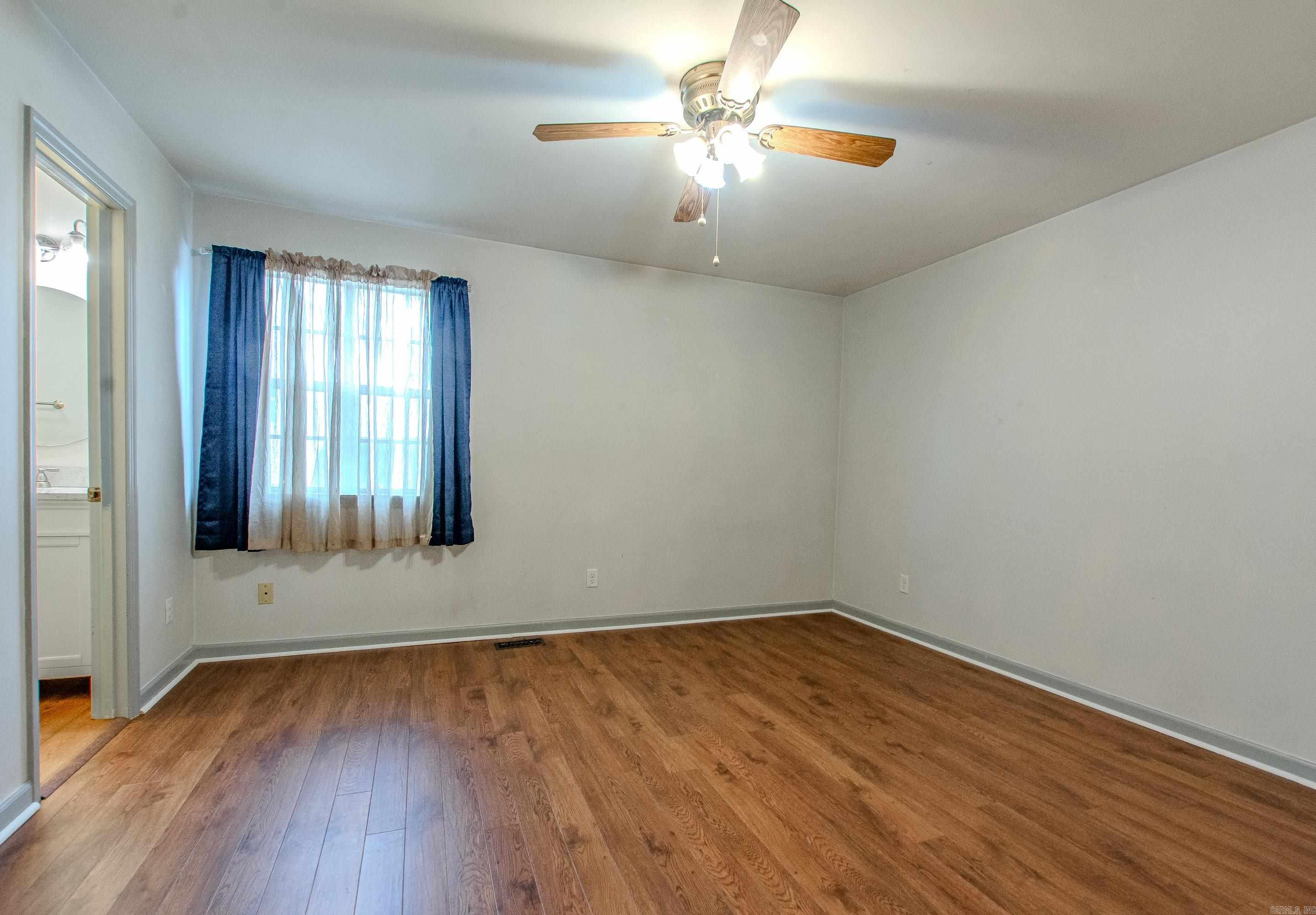 KINGSBRIDGE TWNHSE - Residential