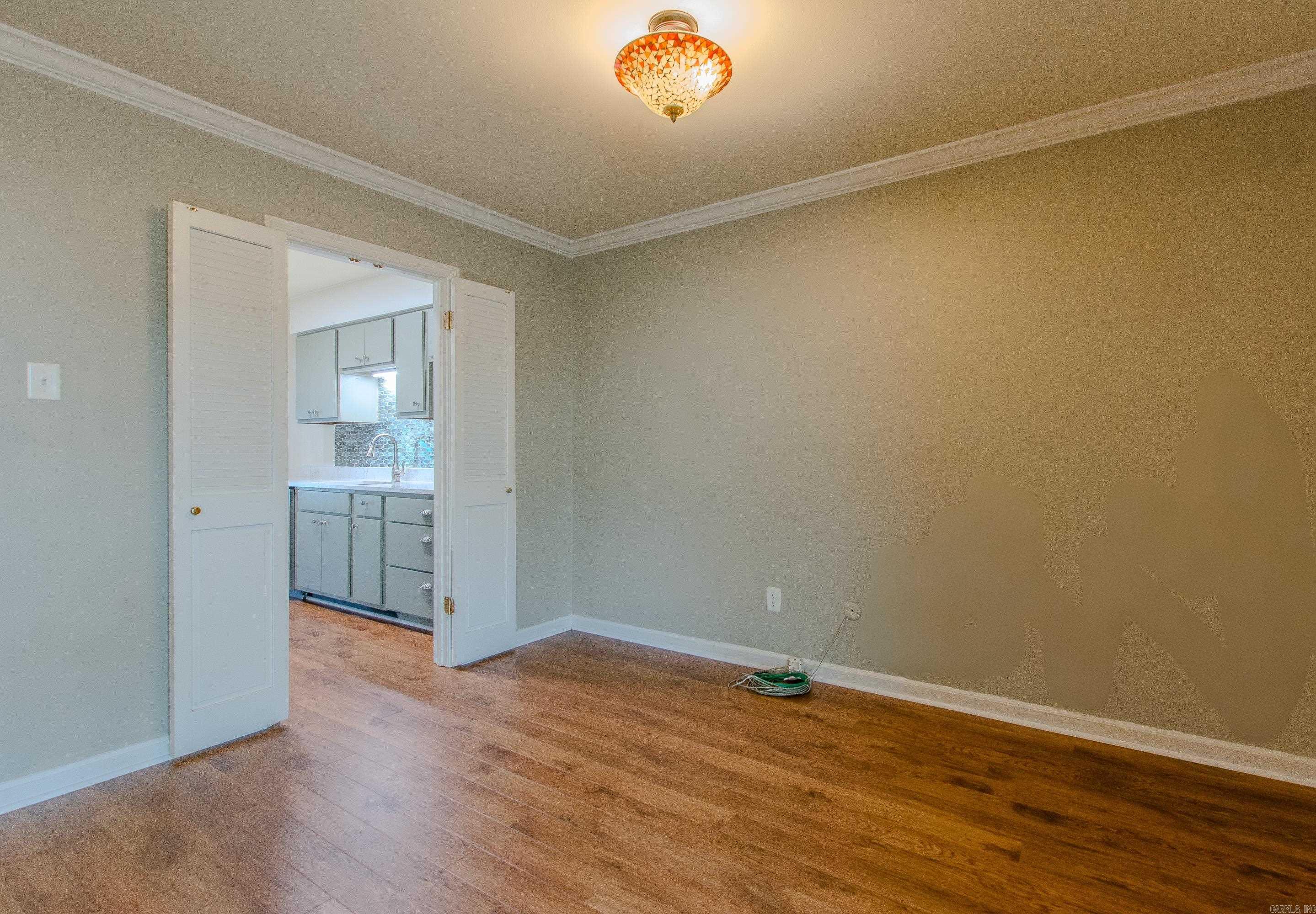 KINGSBRIDGE TWNHSE - Residential