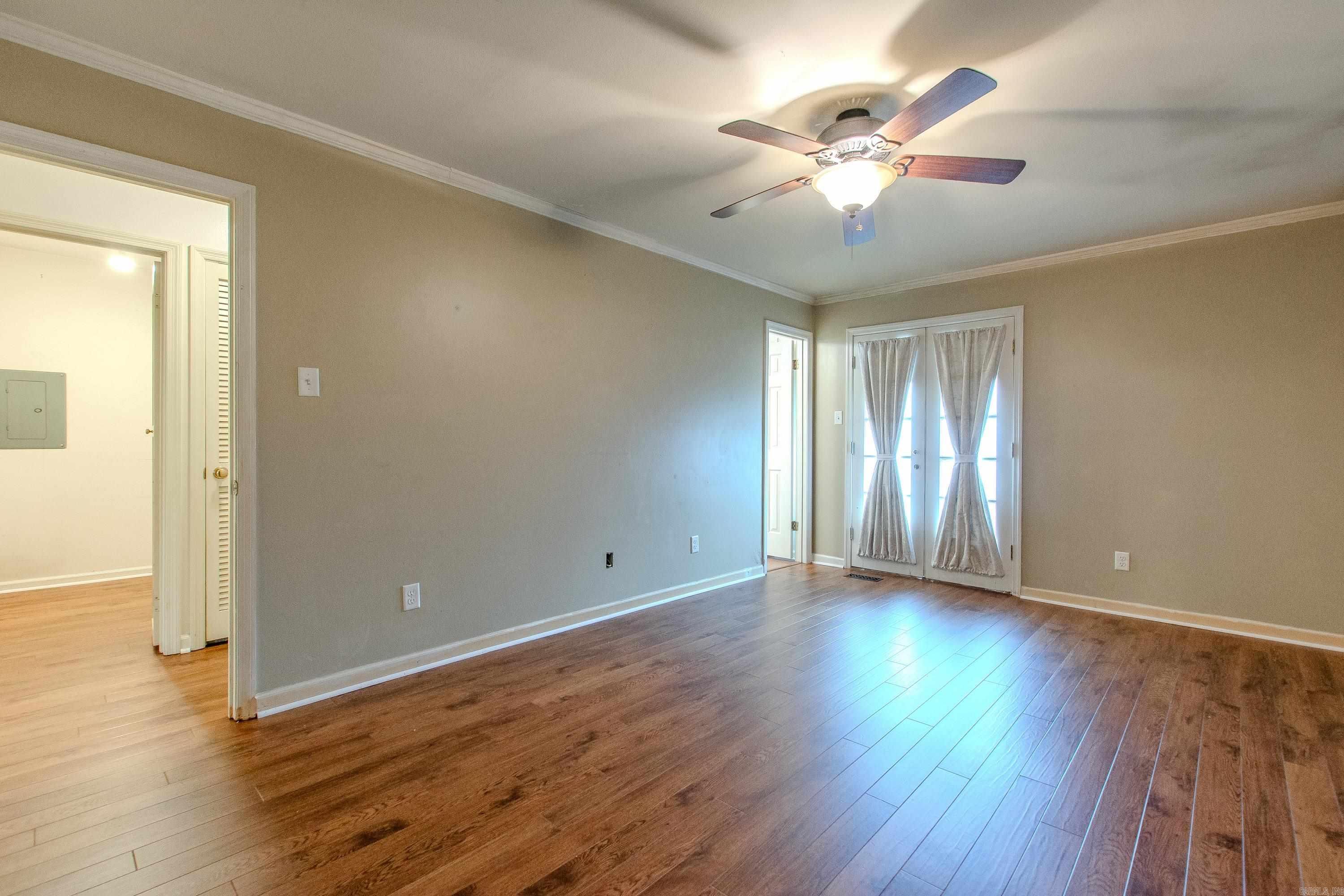 KINGSBRIDGE TWNHSE - Residential