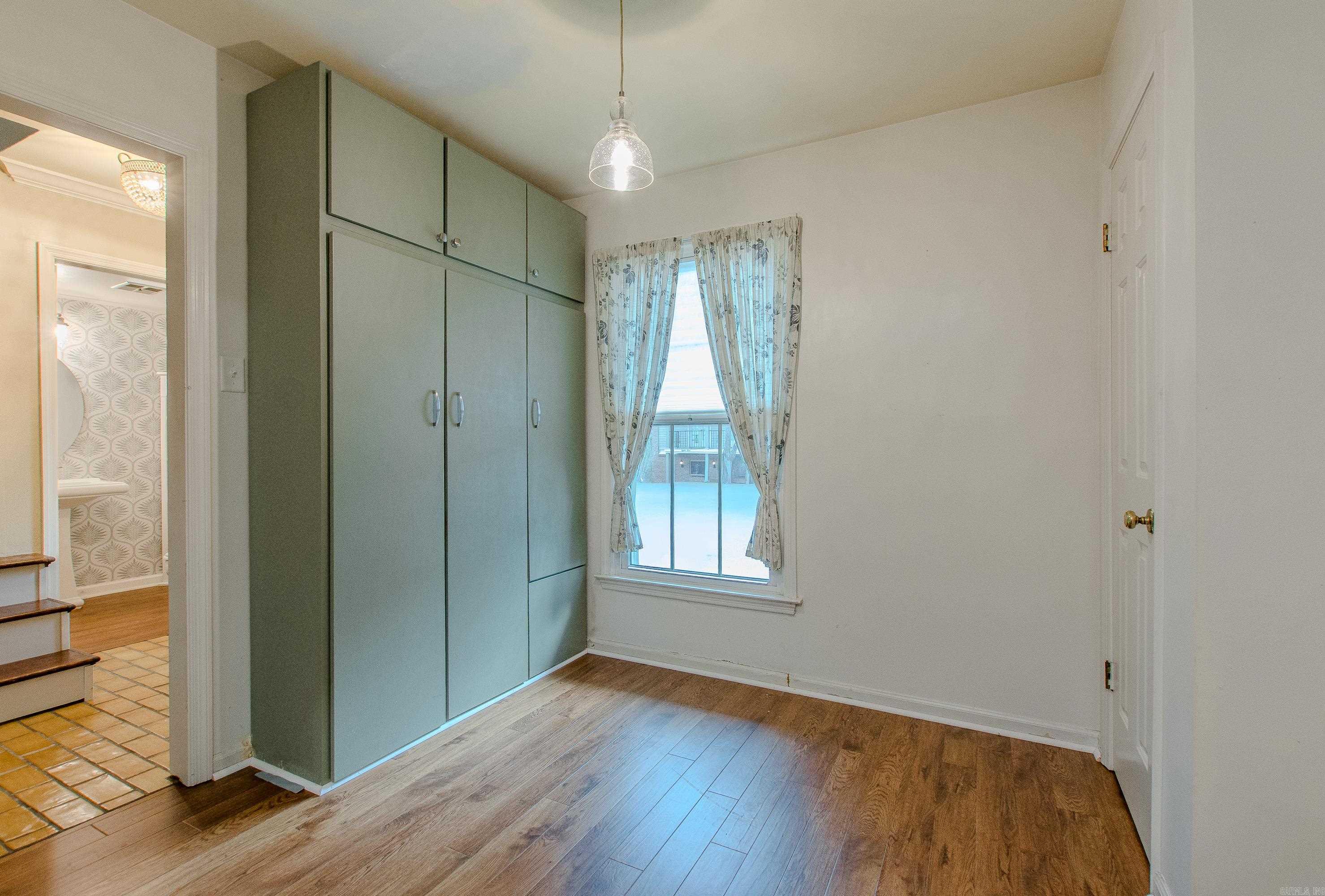 KINGSBRIDGE TWNHSE - Residential