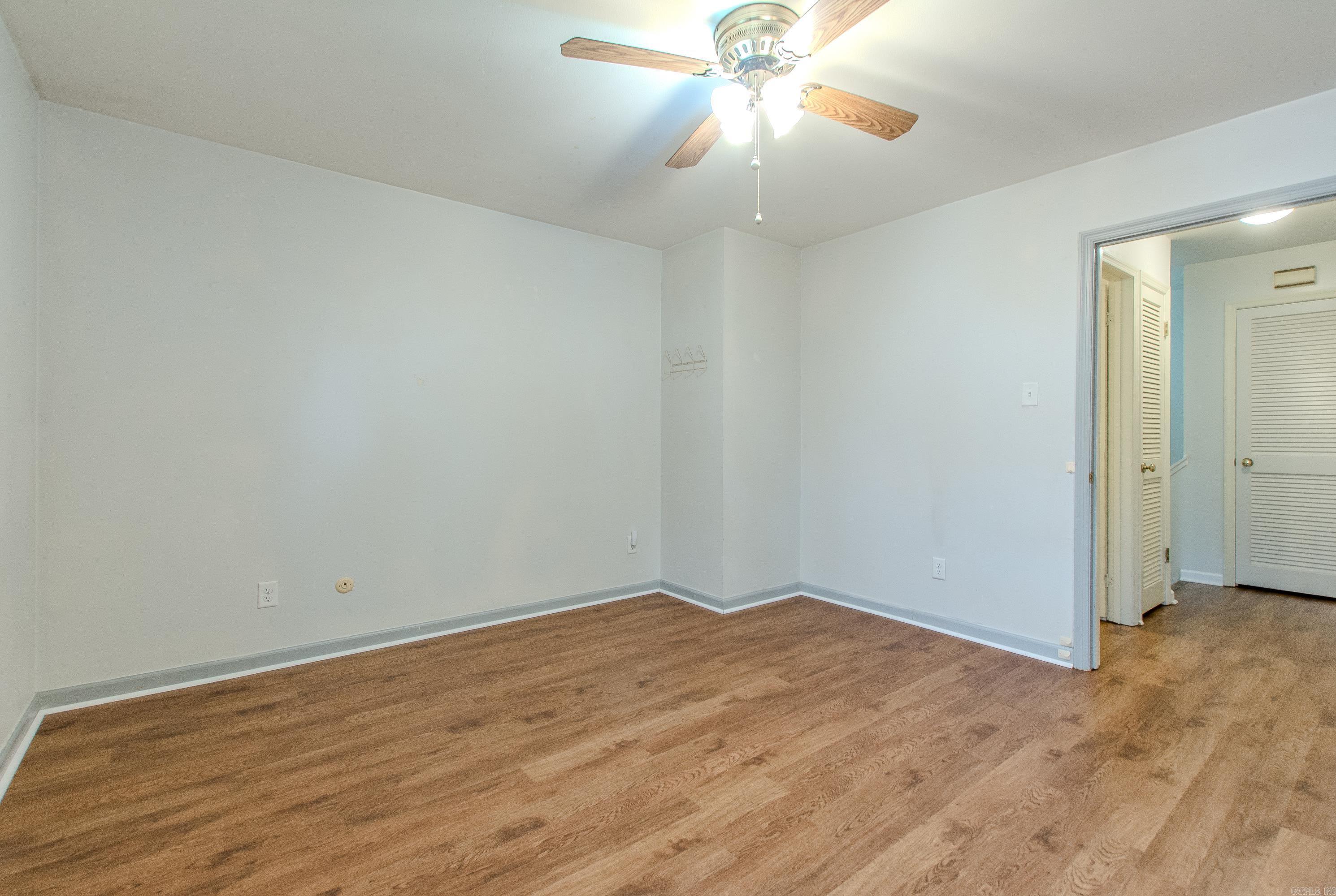 KINGSBRIDGE TWNHSE - Residential