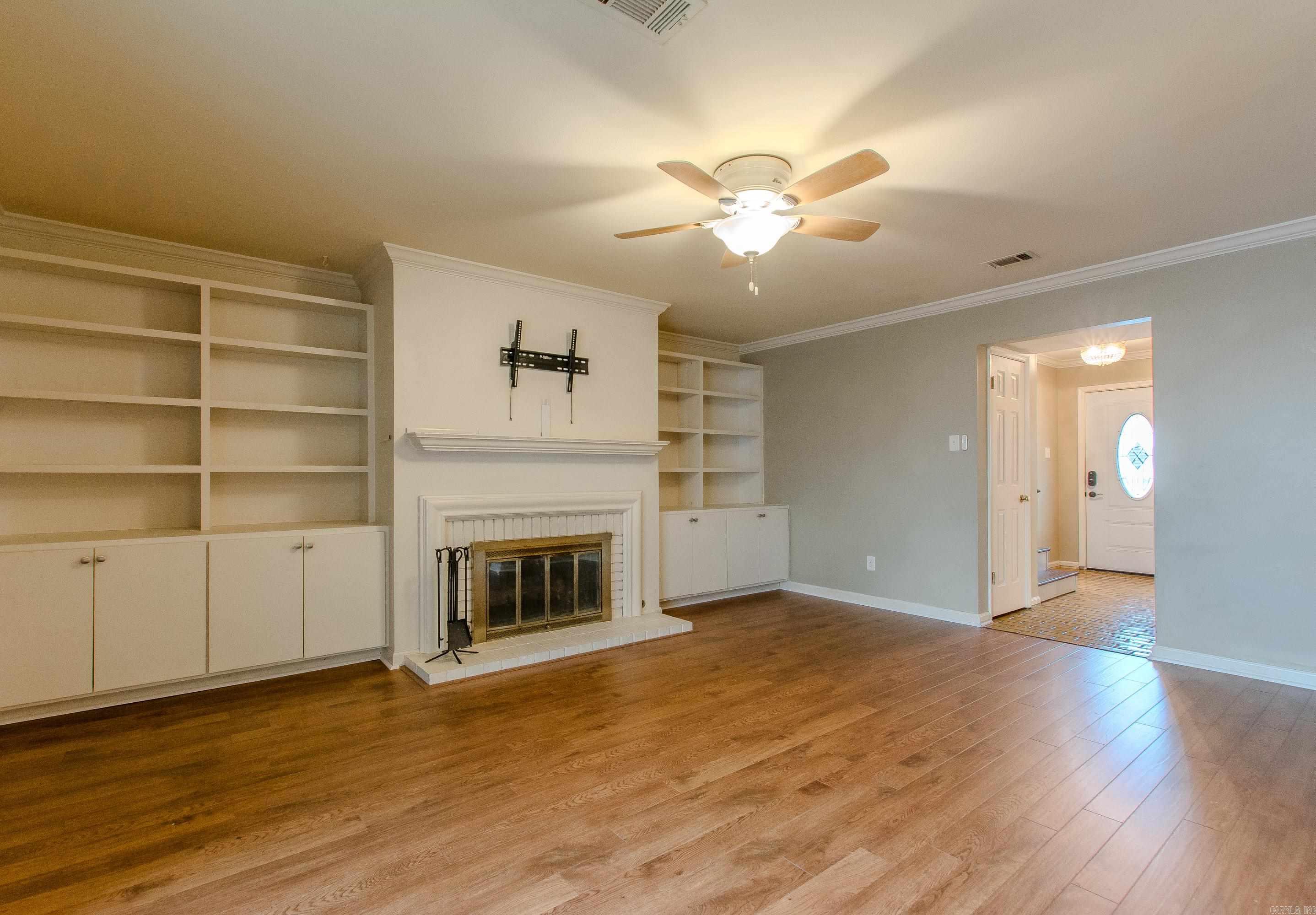 KINGSBRIDGE TWNHSE - Residential