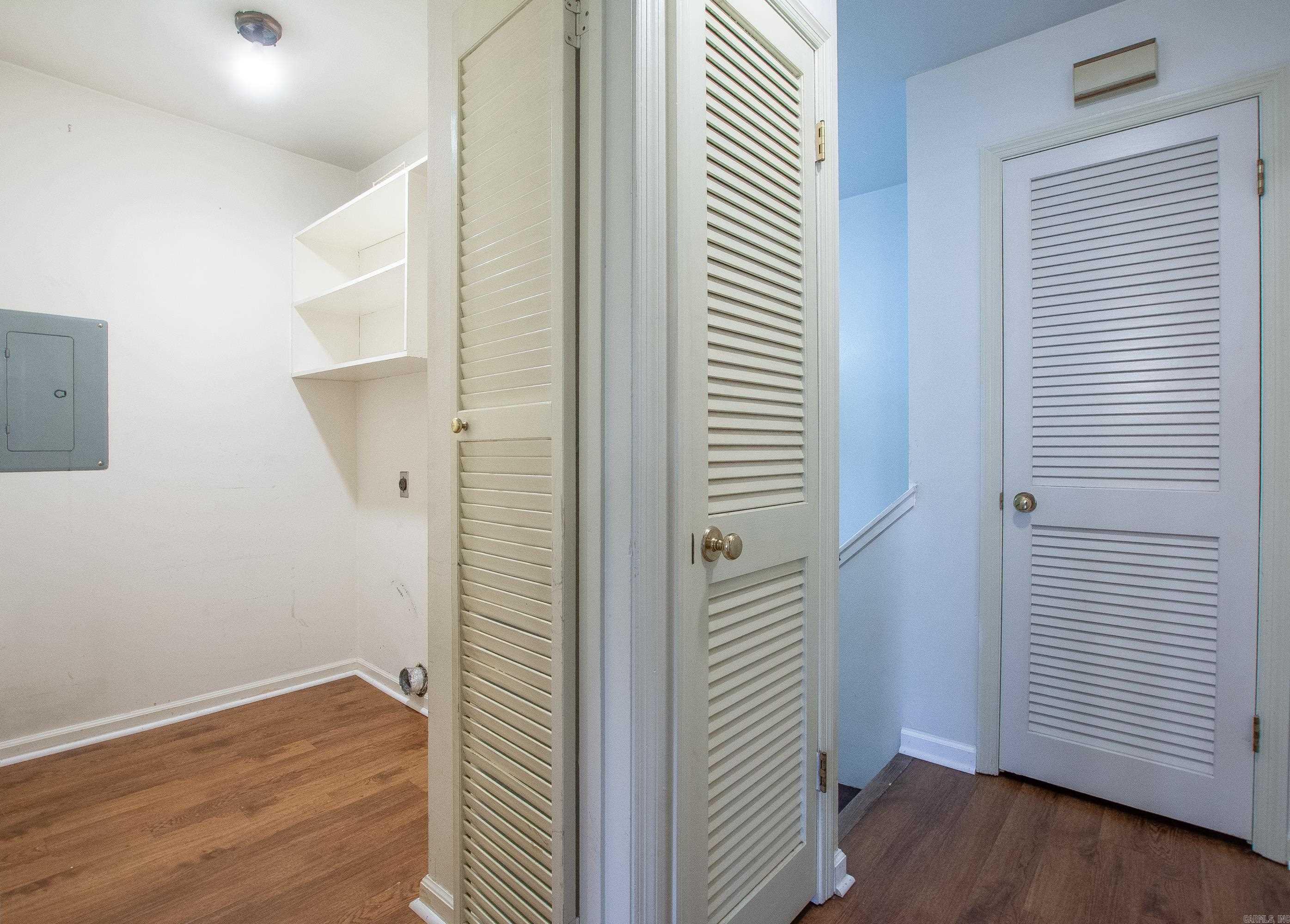 KINGSBRIDGE TWNHSE - Residential