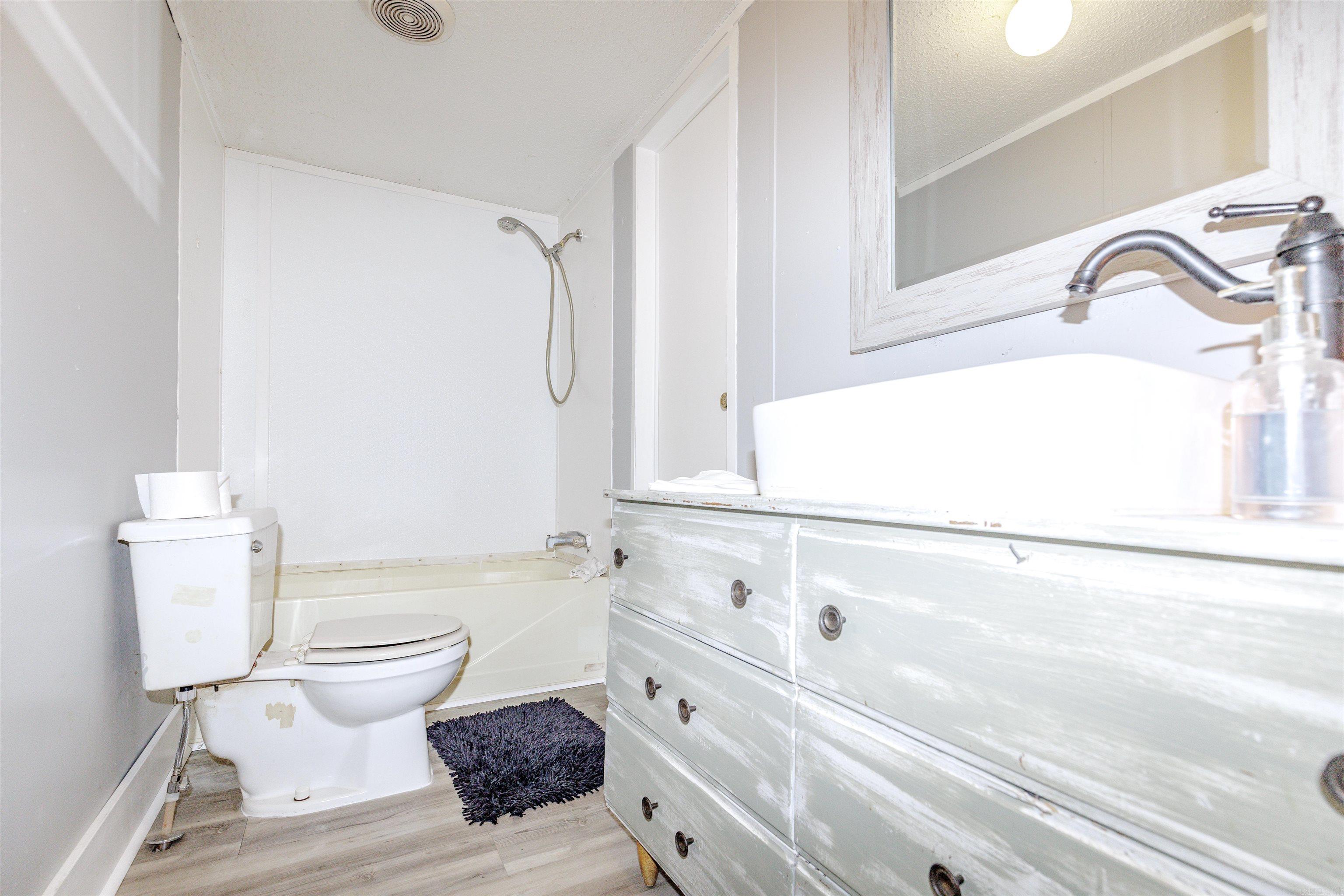 HUNTERS RUN - Residential