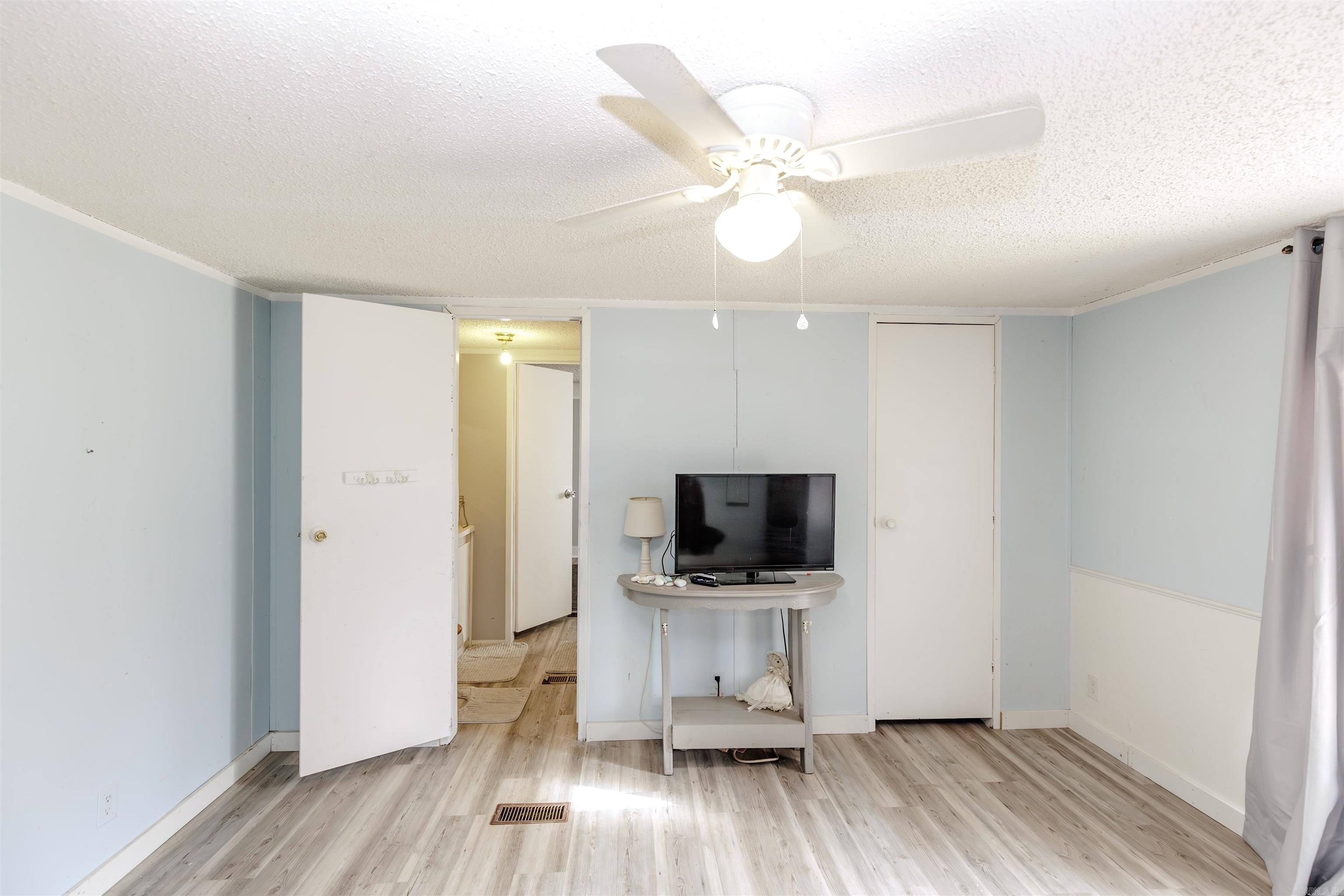 HUNTERS RUN - Residential