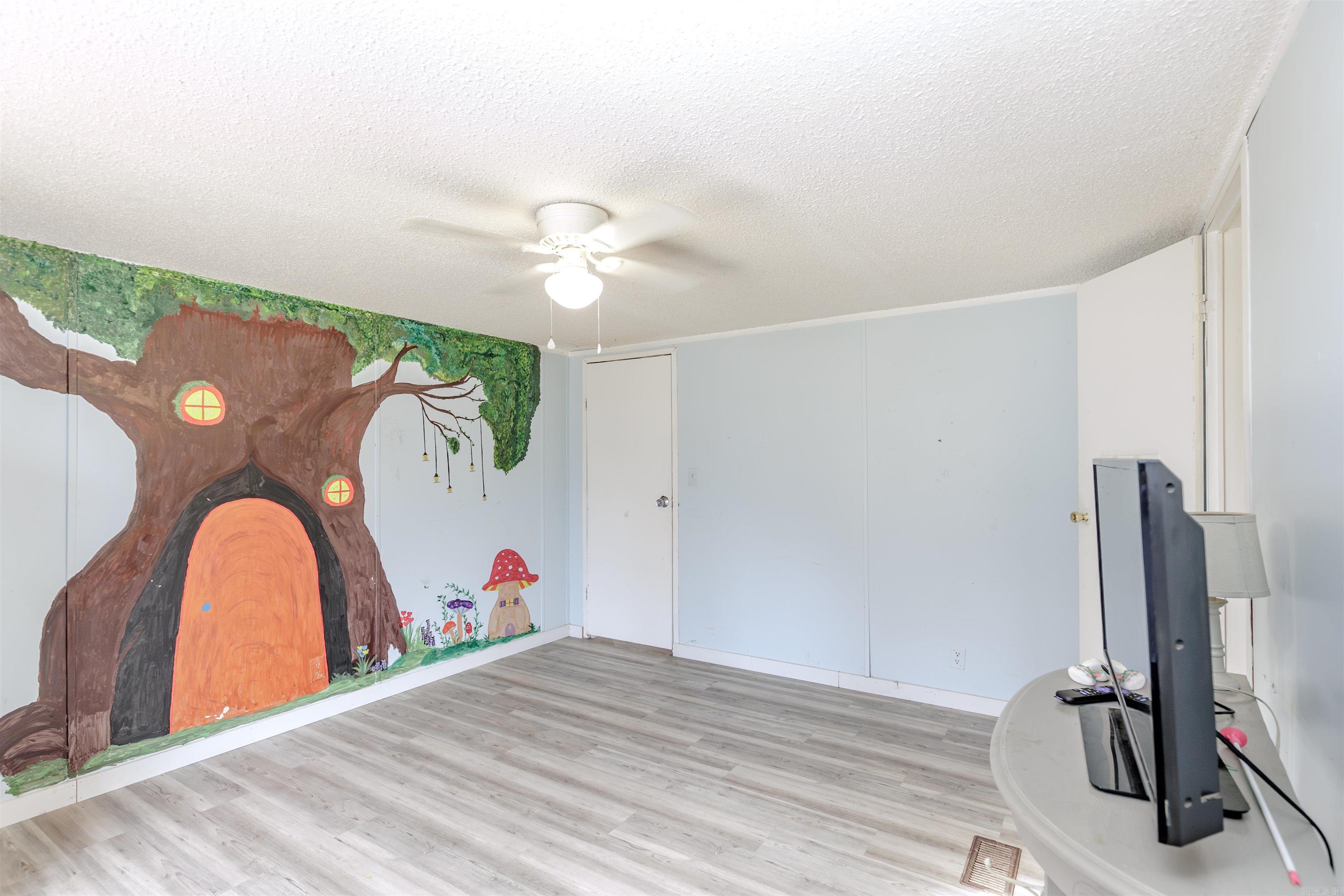 HUNTERS RUN - Residential