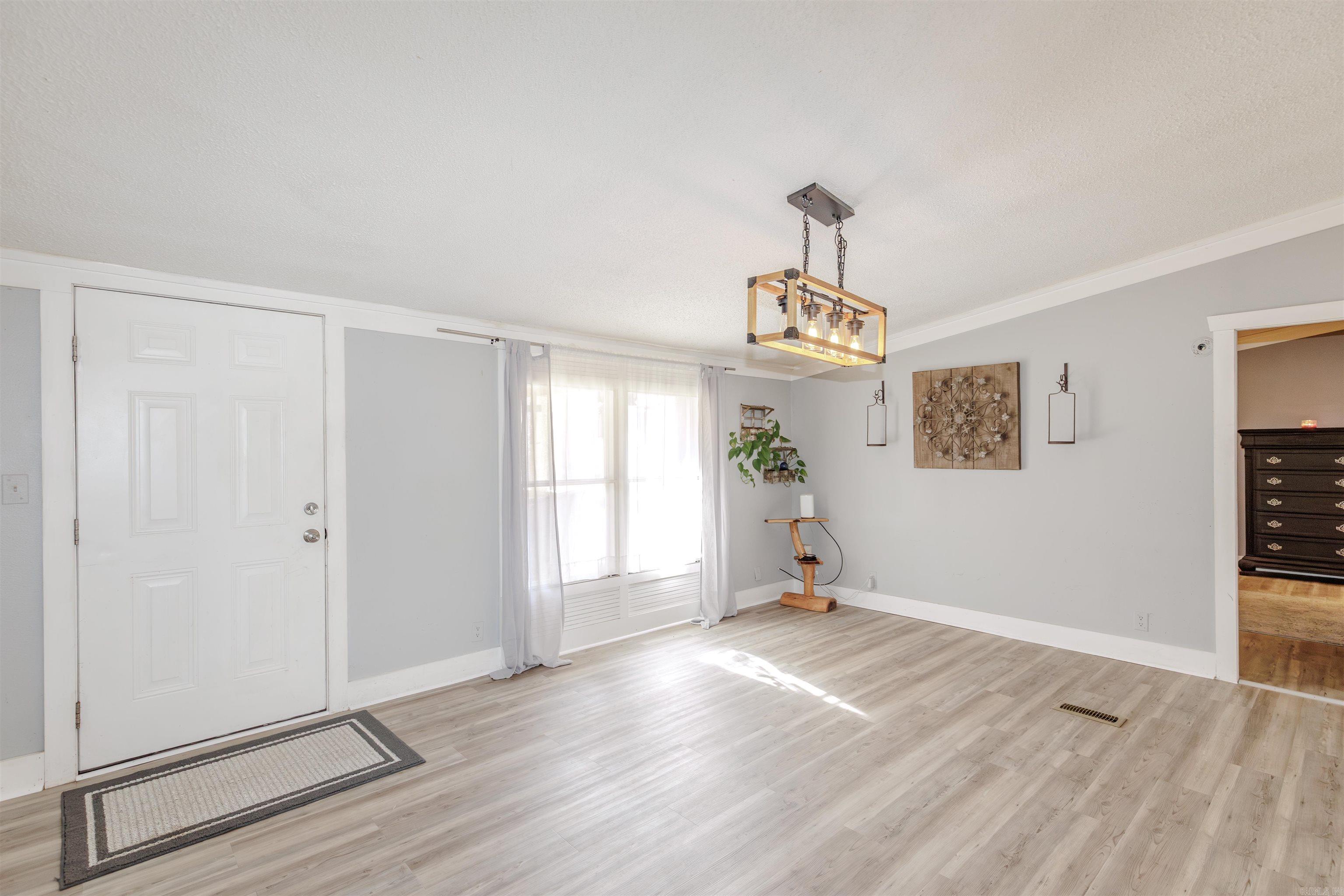 HUNTERS RUN - Residential