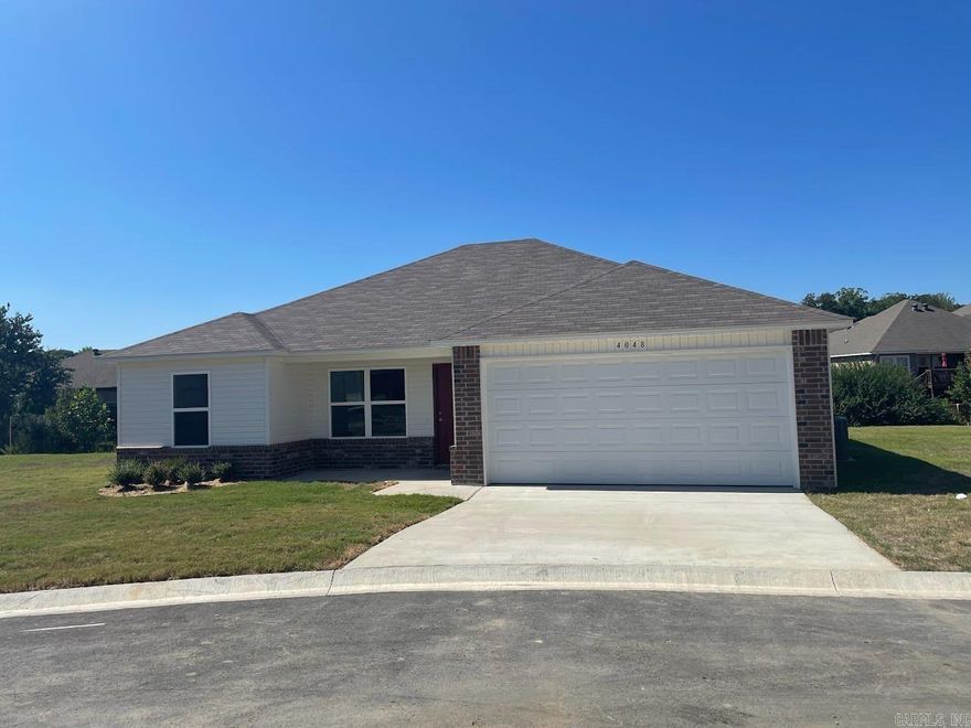 Franklin Plan Upgrades in this home: 8" deep Kitchen sink, 50 gallon water heater, Luxury Vinyl Plank in wet areas and Living Room and adjacent hallways and all bedrooms including closets, Cheyenne style interior doors, LED disk lights in Kitchen, Stainless steel appliance package.     Hilldale Crossing is convenient to HWY 5, the HWY 30/430 interchange, and Outlets of Little Rock.