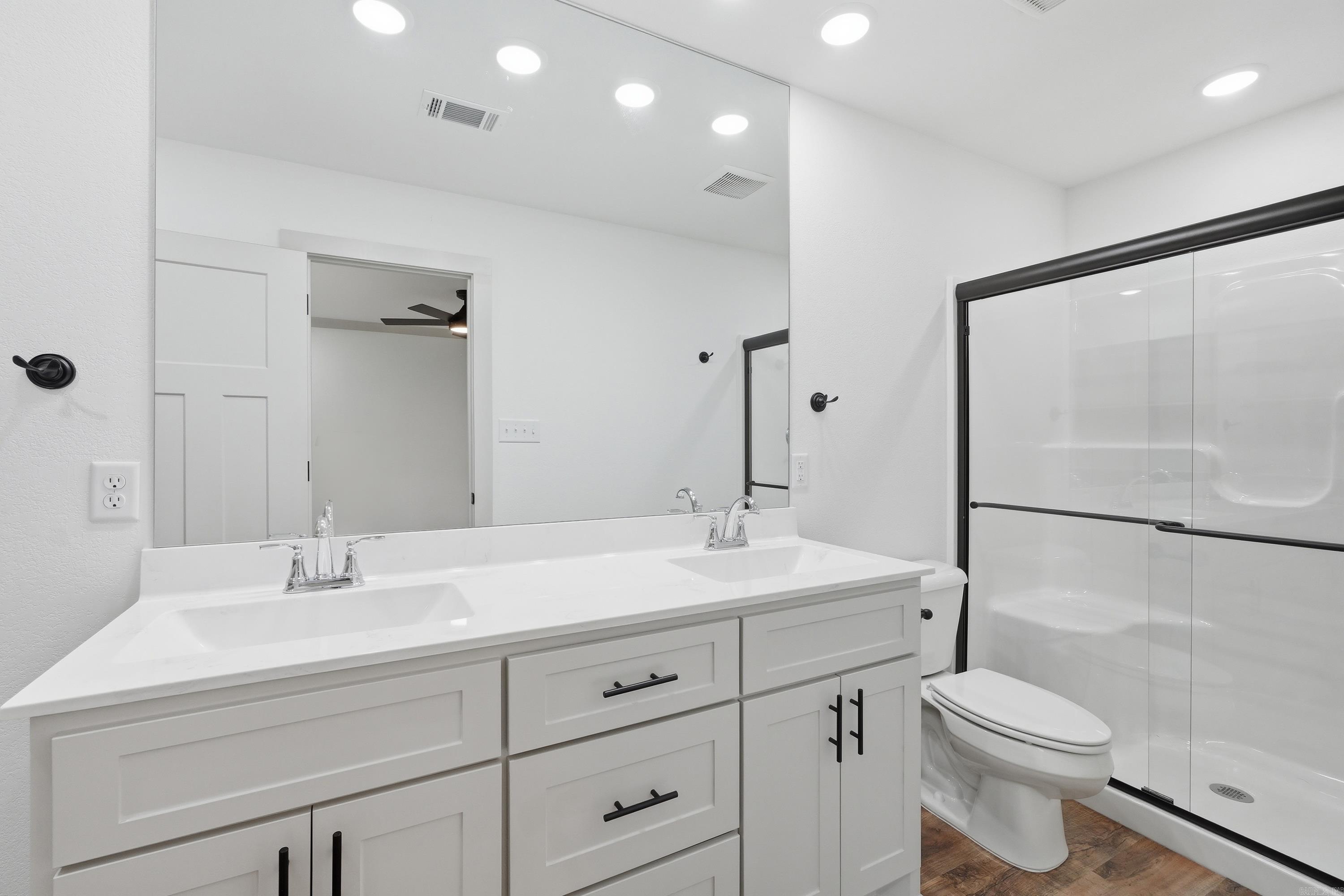 CLIFTONS ADDN - Residential