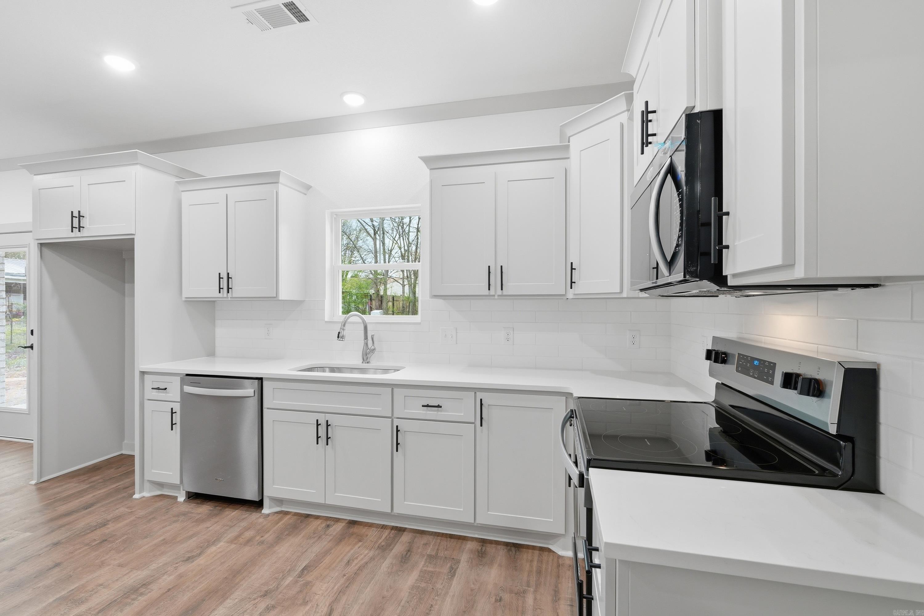 CLIFTONS ADDN - Residential