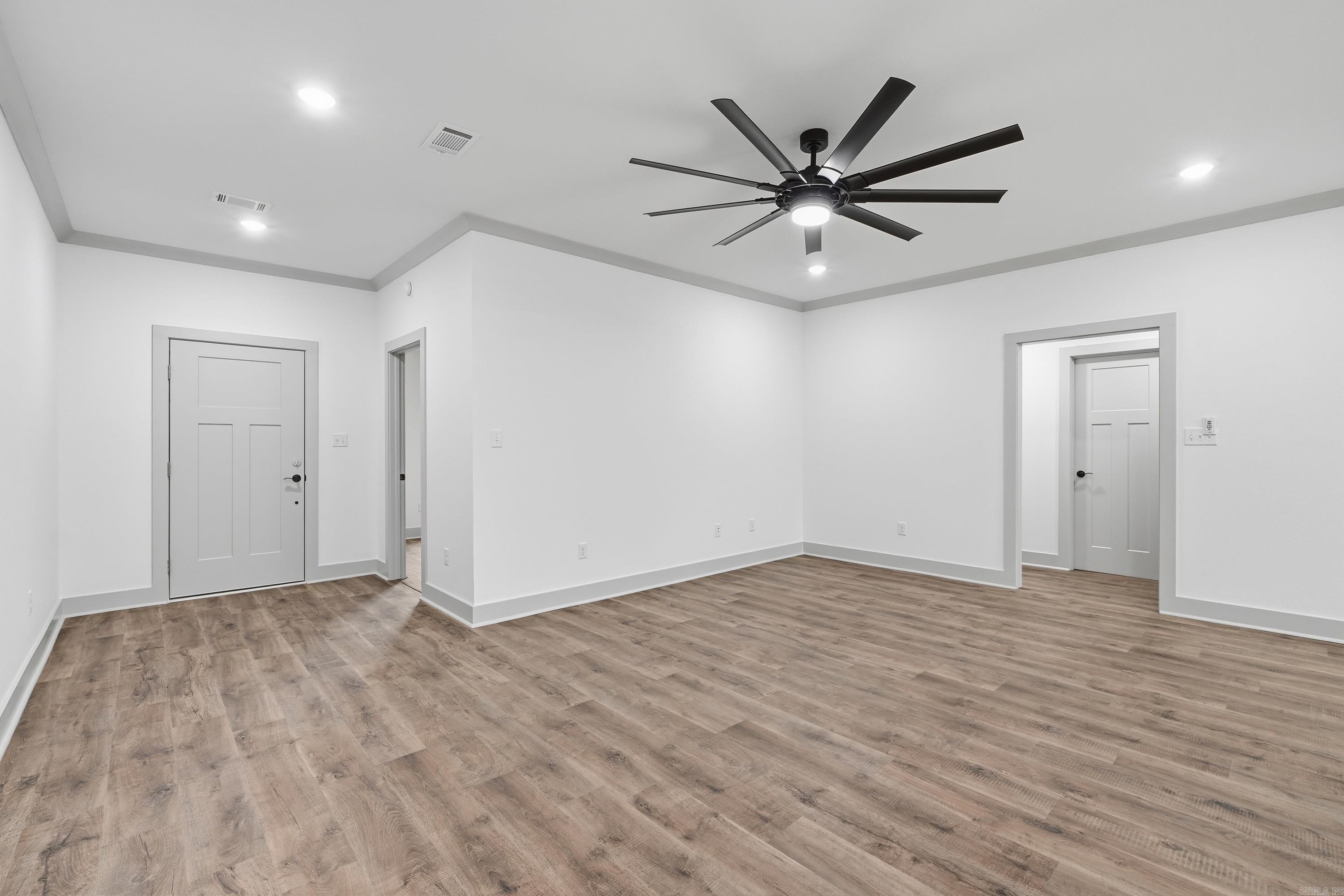 CLIFTONS ADDN - Residential