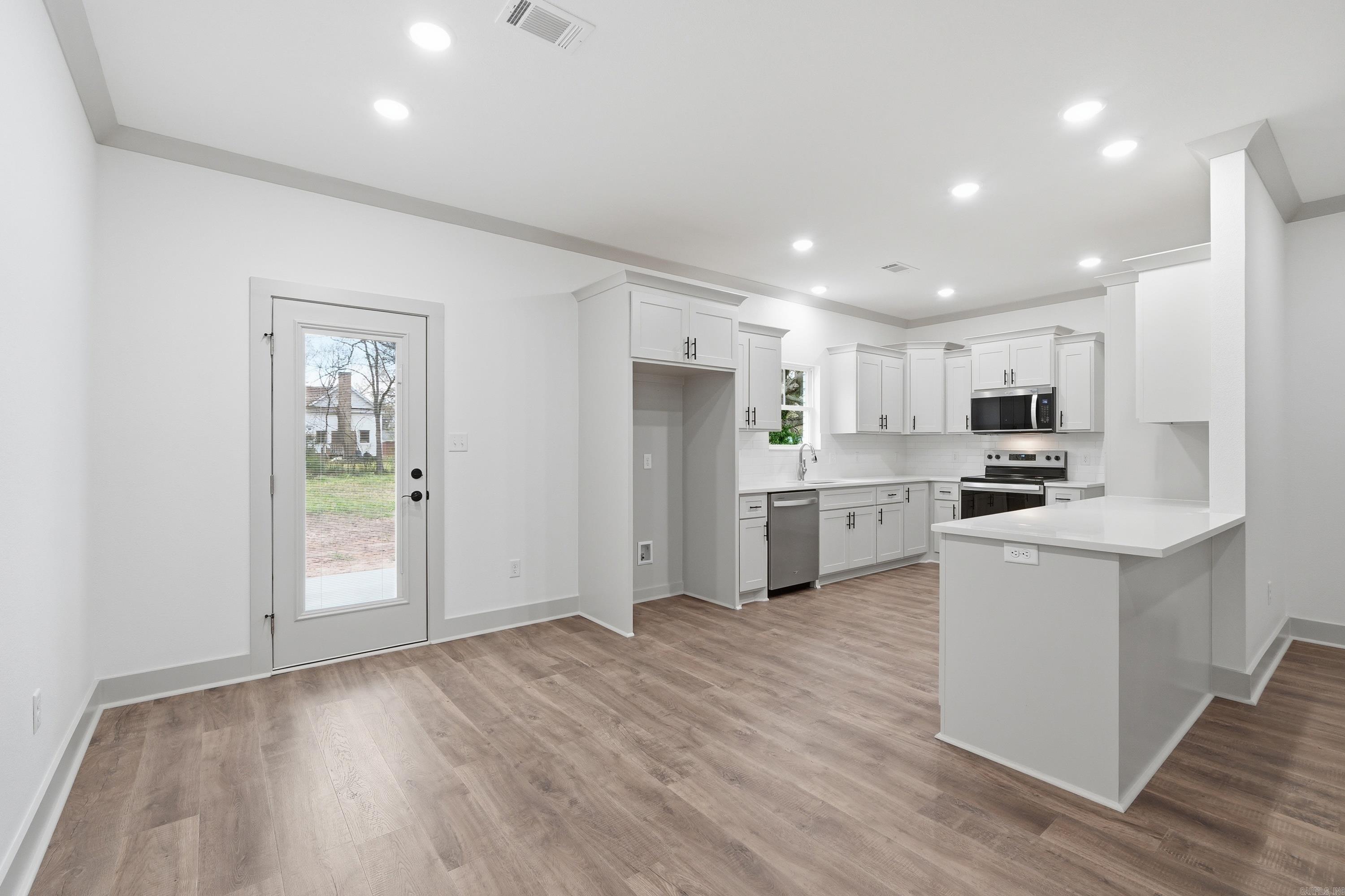 CLIFTONS ADDN - Residential