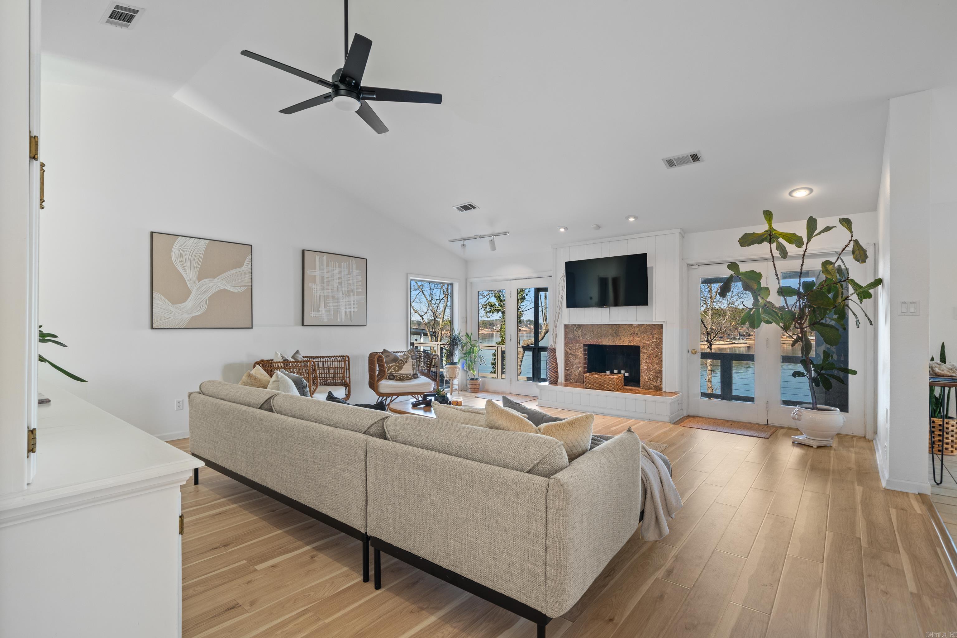 TANGLEWOOD - Residential