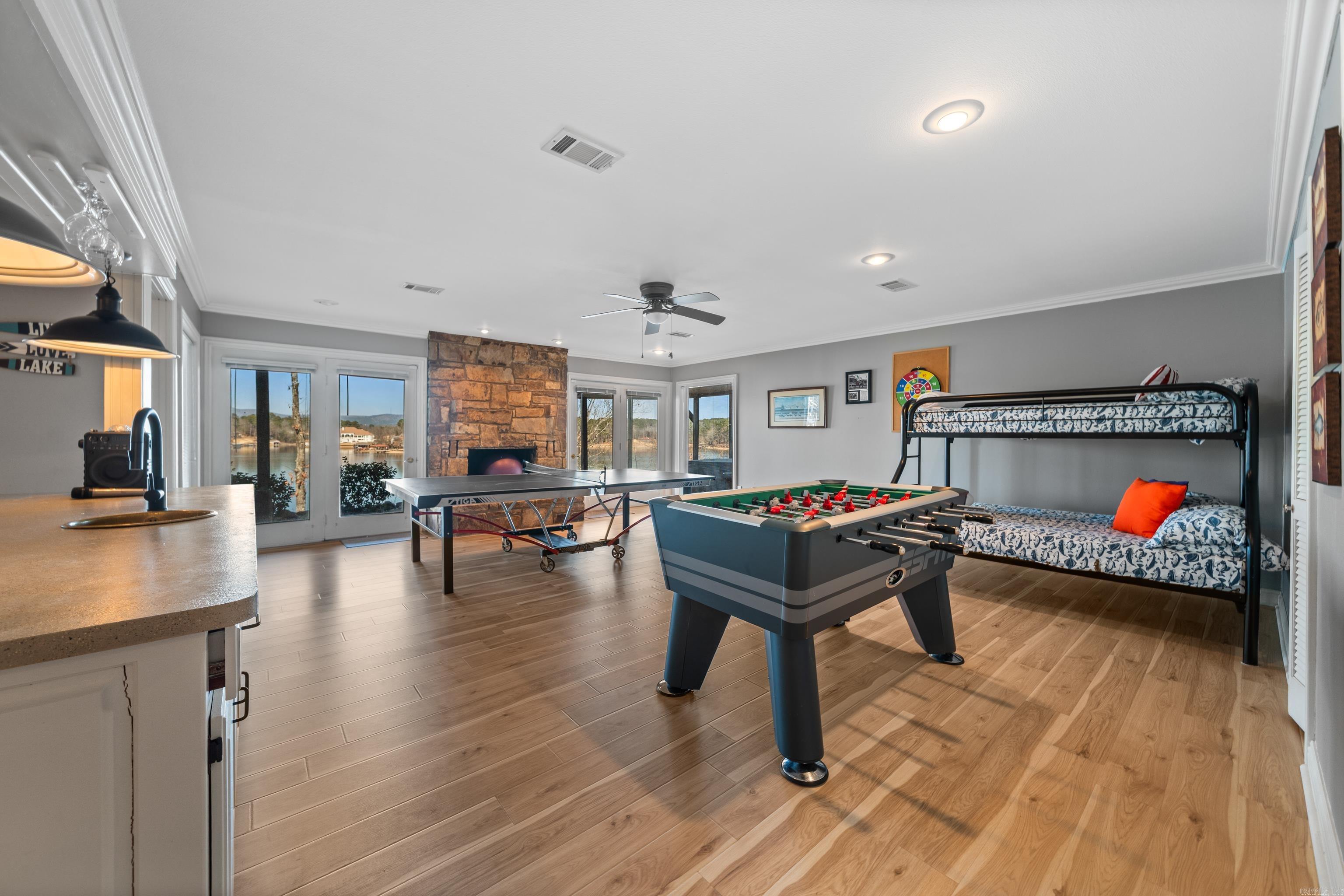 TANGLEWOOD - Residential