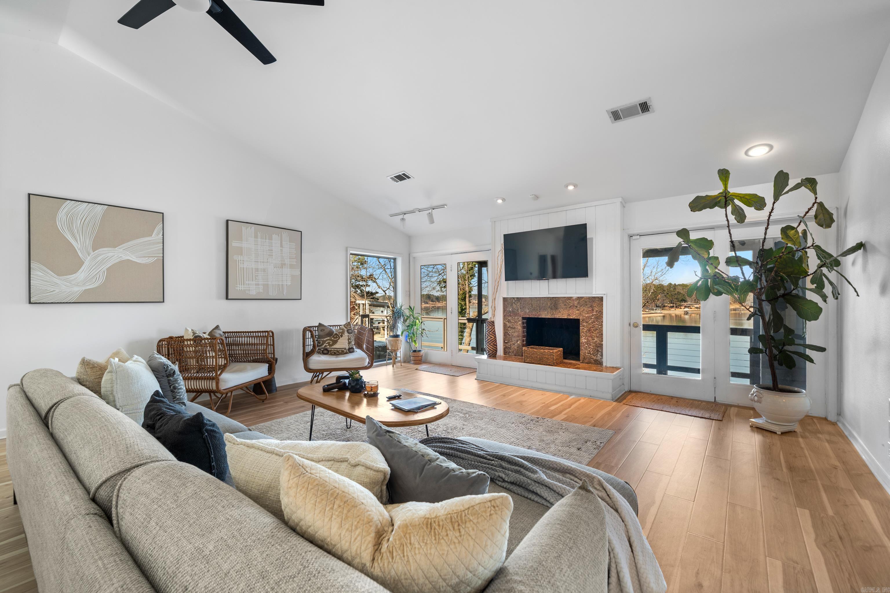 TANGLEWOOD - Residential