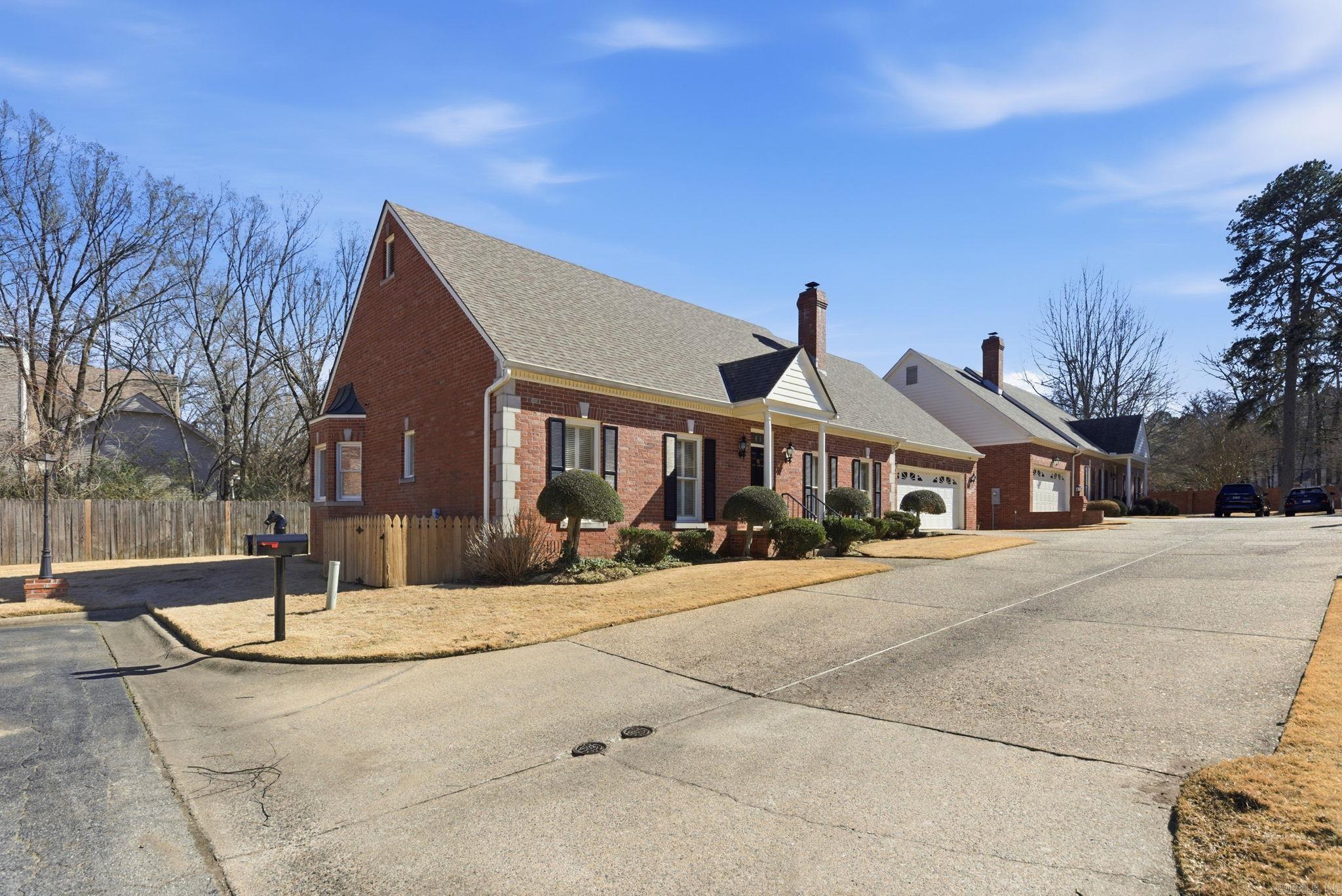 CHELSEA SQUARE - Residential
